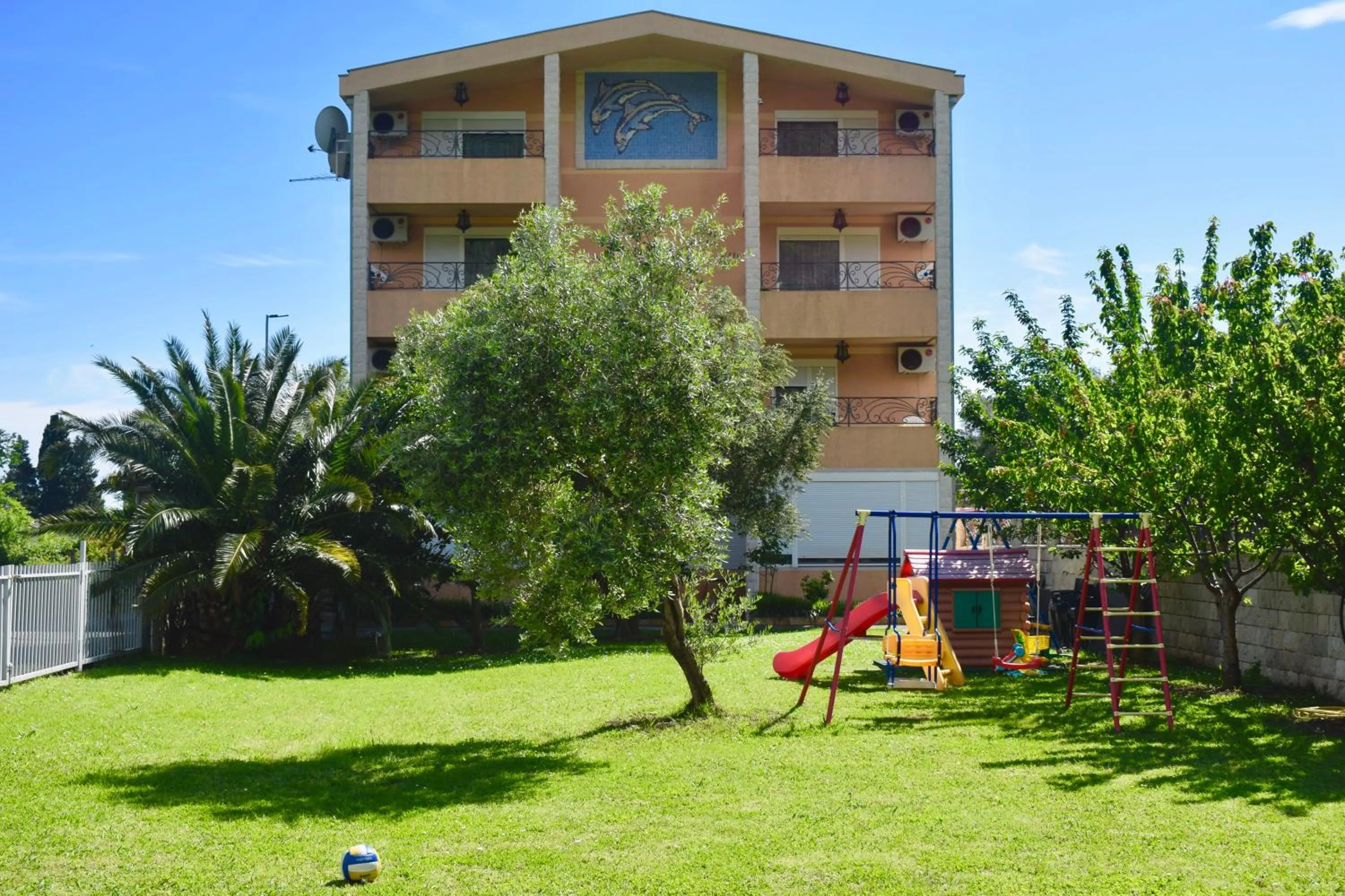 Property building in Villa Dolphin Apartments