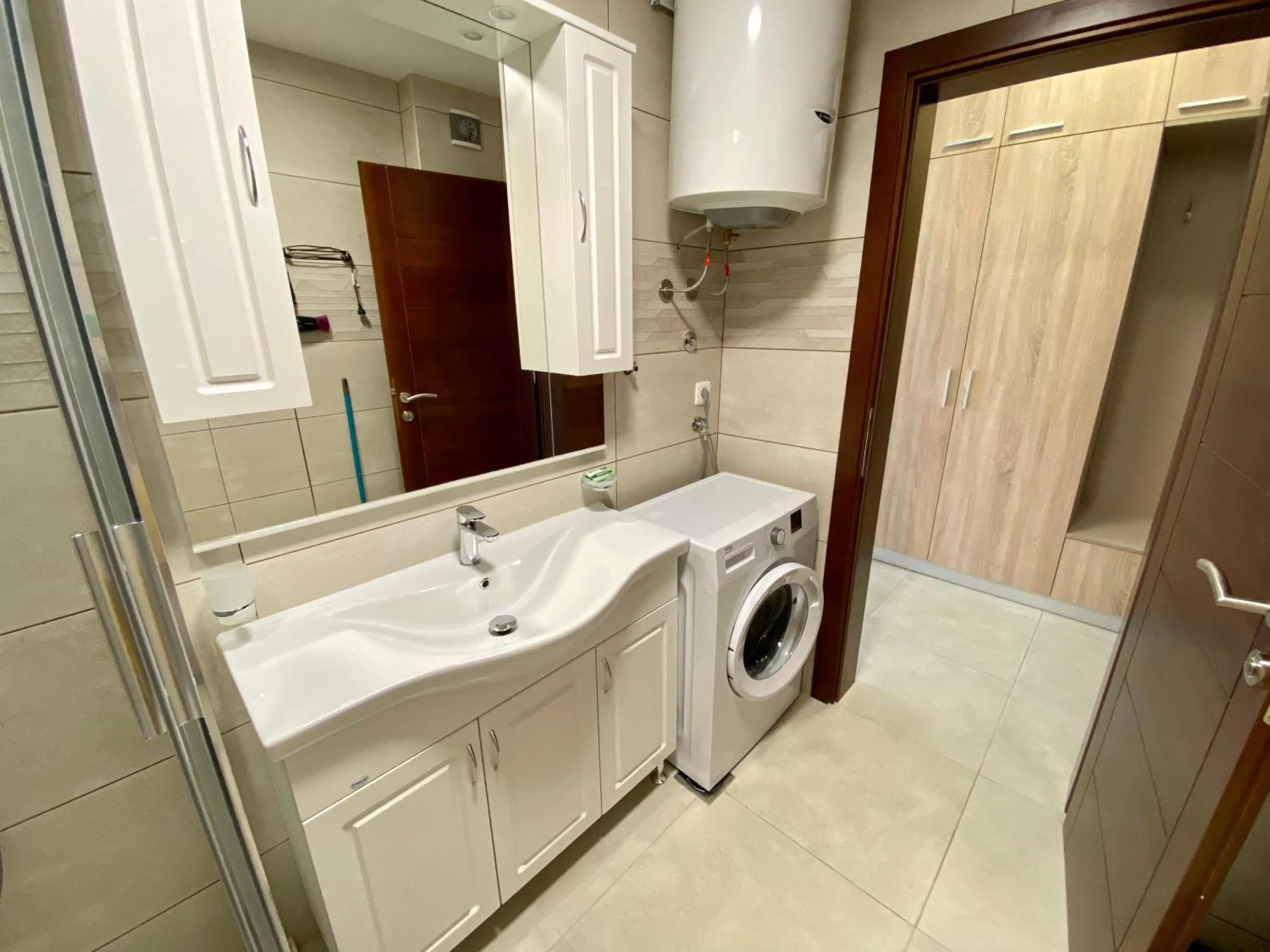 Bathroom in Villa Dolphin Apartments