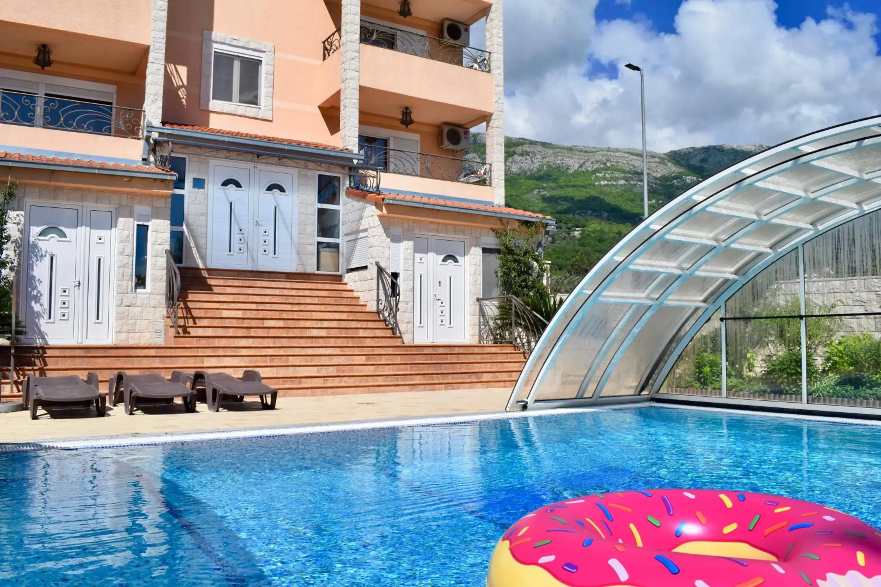Villa Dolphin Apartments Villa Dolphin Apartments