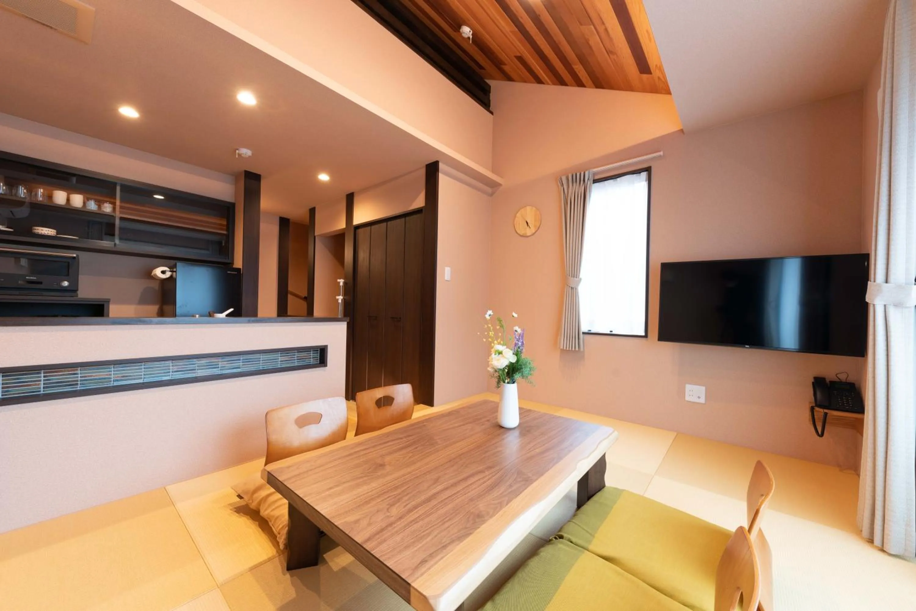 TV and multimedia in スタジオーネ 箱根強羅 West - Stagione Hakone Gora West