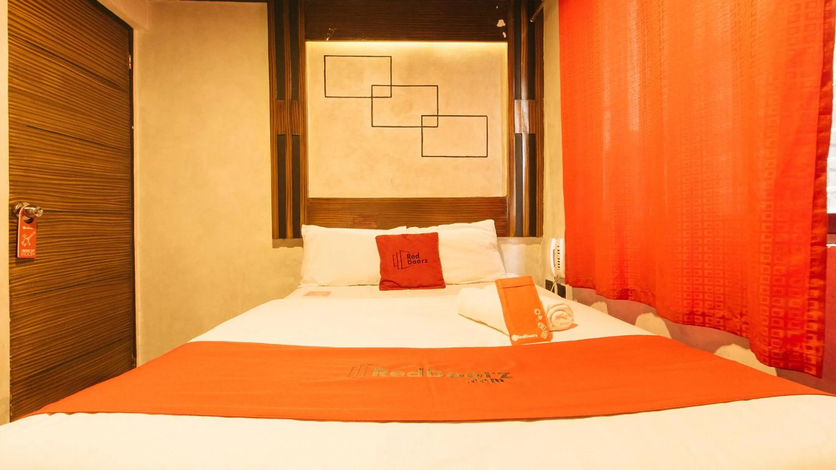 Bed in RedDoorz @ Good 101 Quiricada Manila