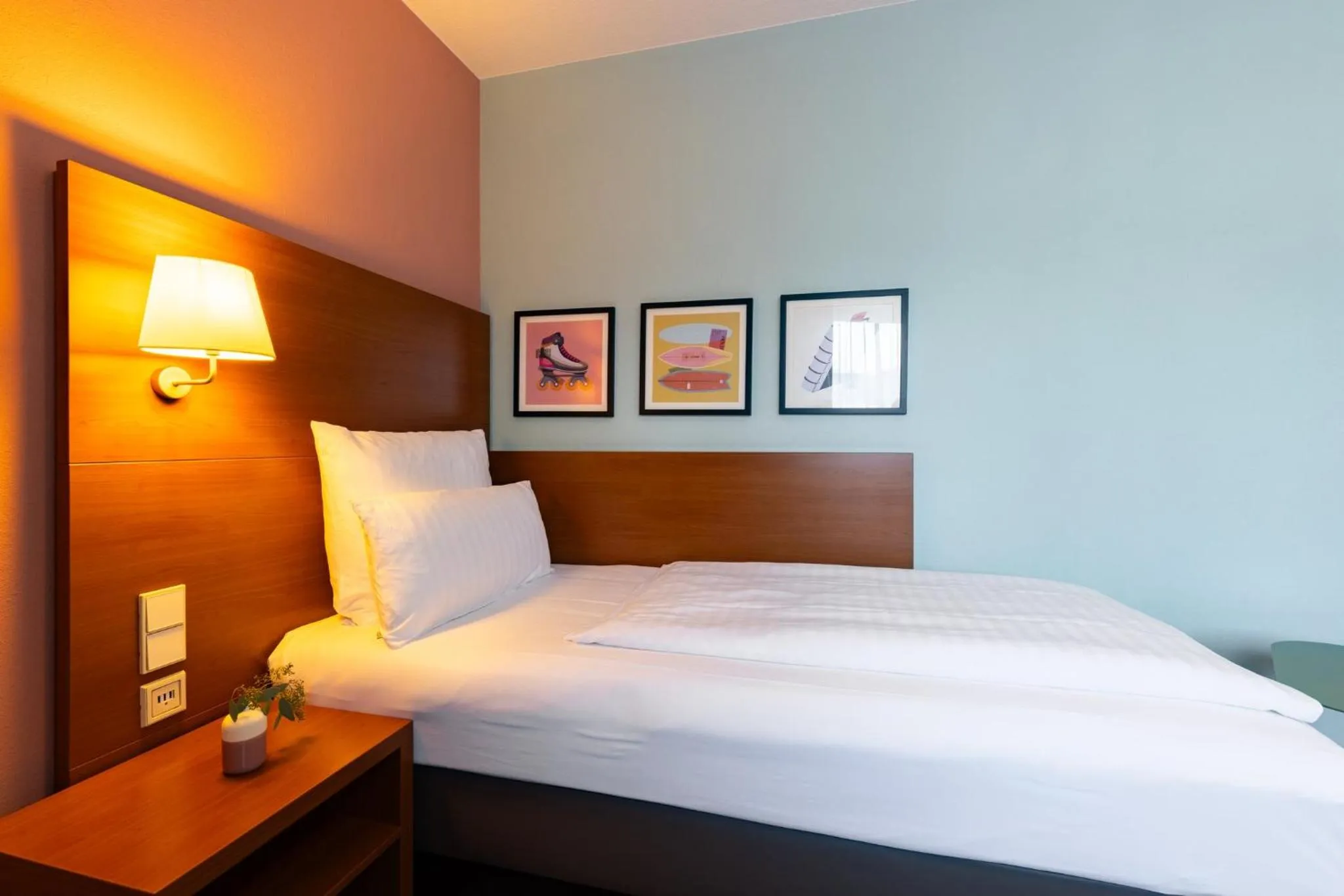 Photo of the whole room, Bed in Garner Hotel Stuttgart City Centre by IHG