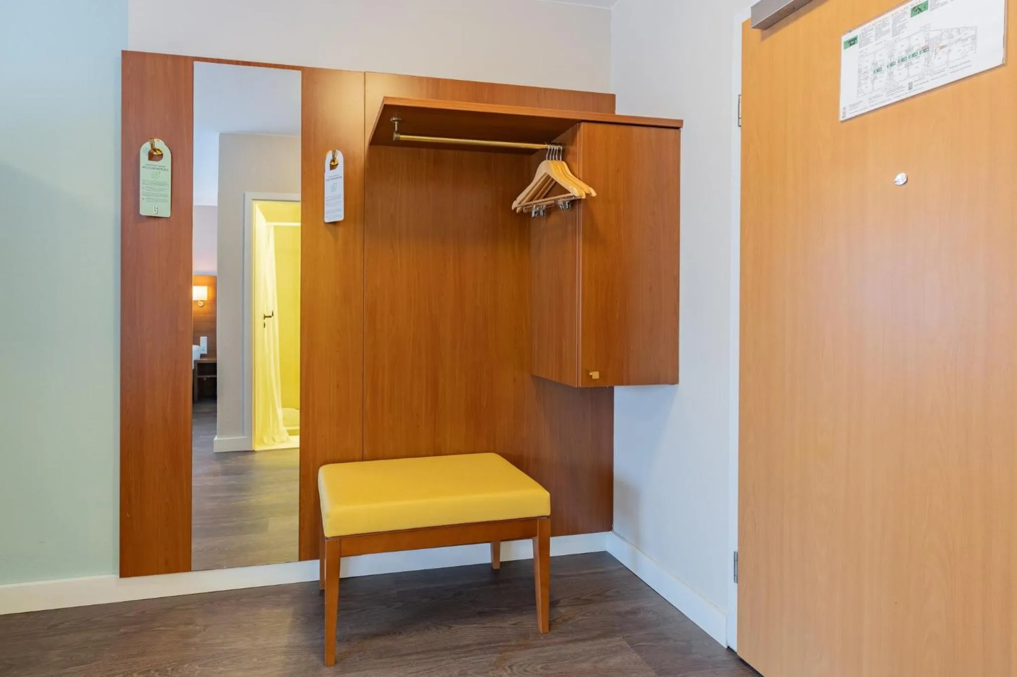 Photo of the whole room in Garner Hotel Stuttgart City Centre by IHG