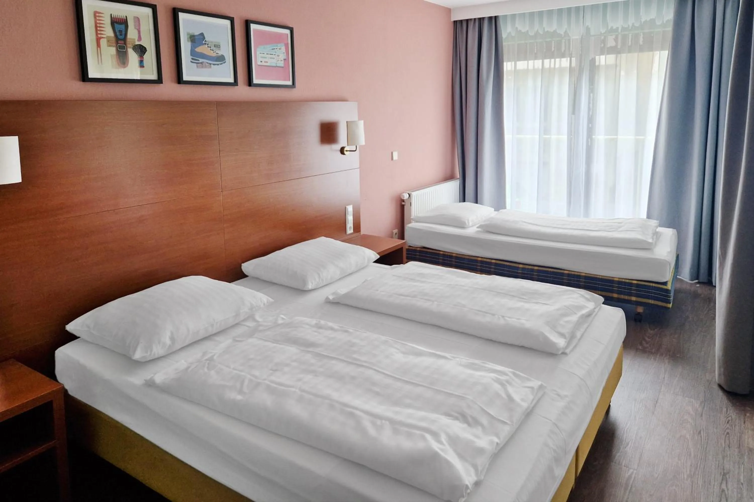 Photo of the whole room, Bed in Garner Hotel Stuttgart City Centre by IHG