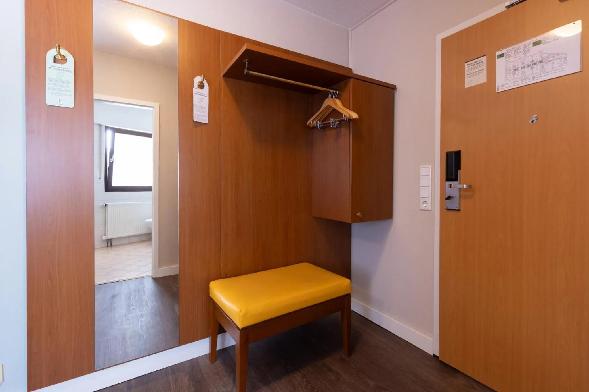 Photo of the whole room in Garner Hotel Stuttgart City Centre by IHG