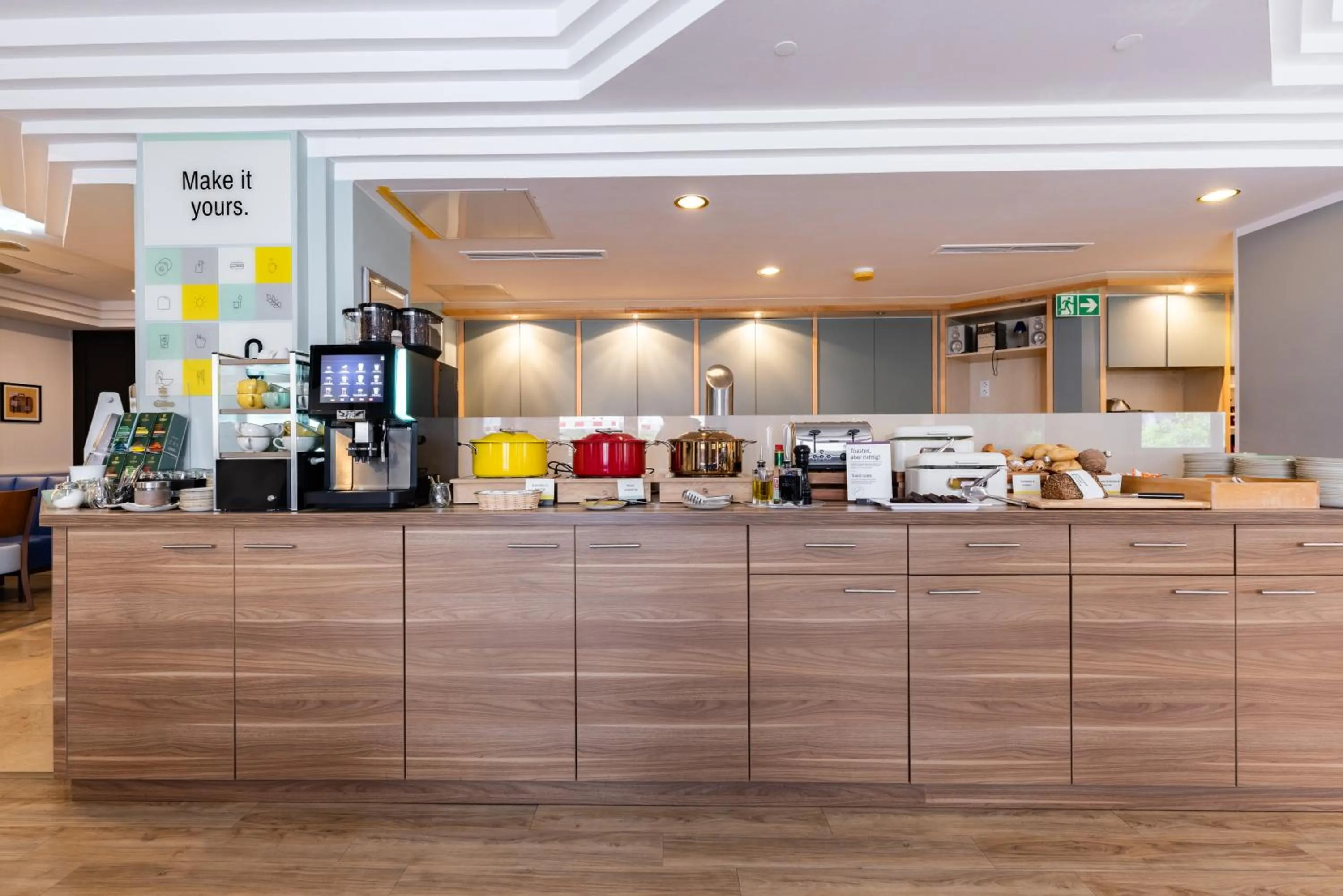 Buffet breakfast in Garner Hotel Stuttgart City Centre by IHG