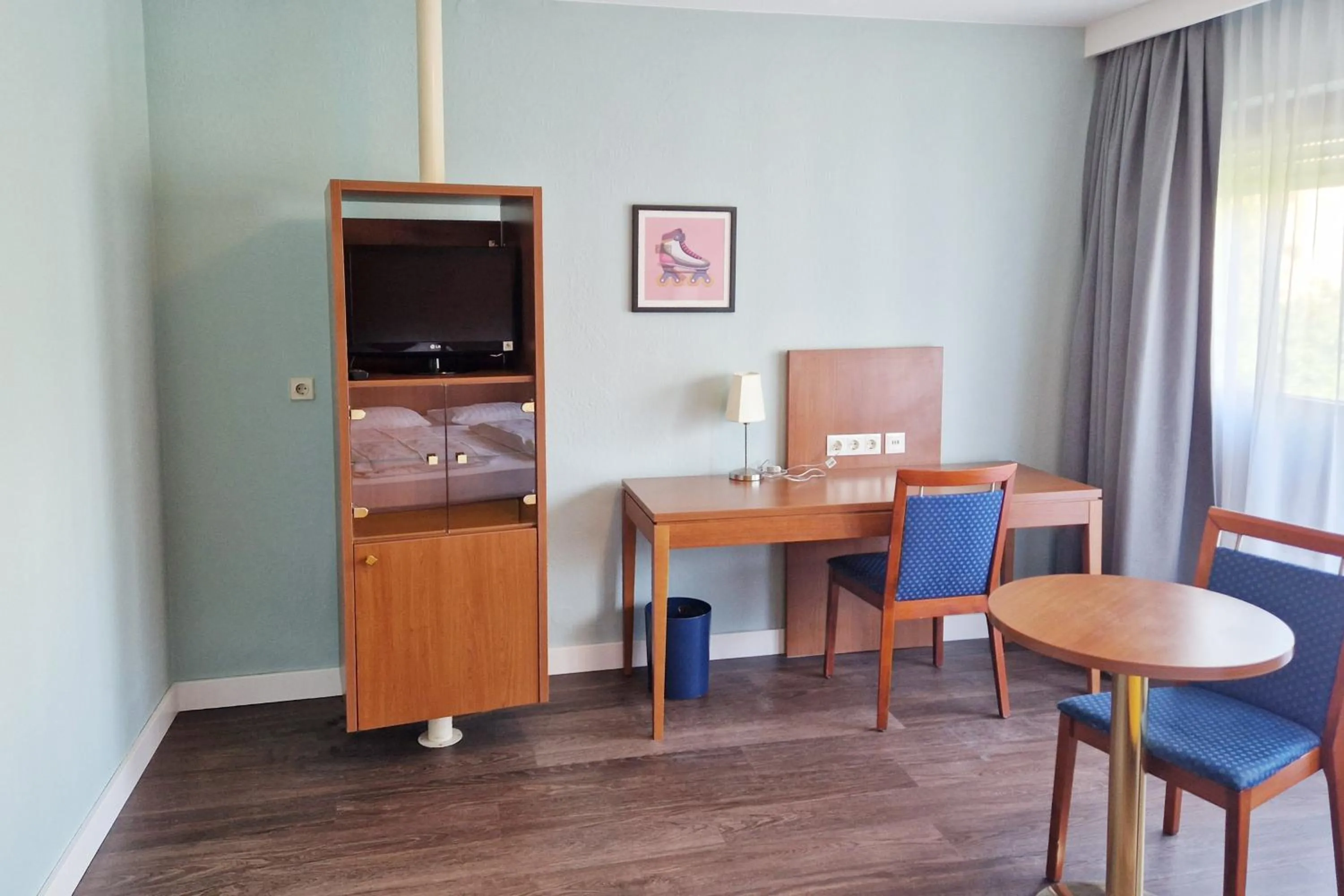 Photo of the whole room in Garner Hotel Stuttgart City Centre by IHG