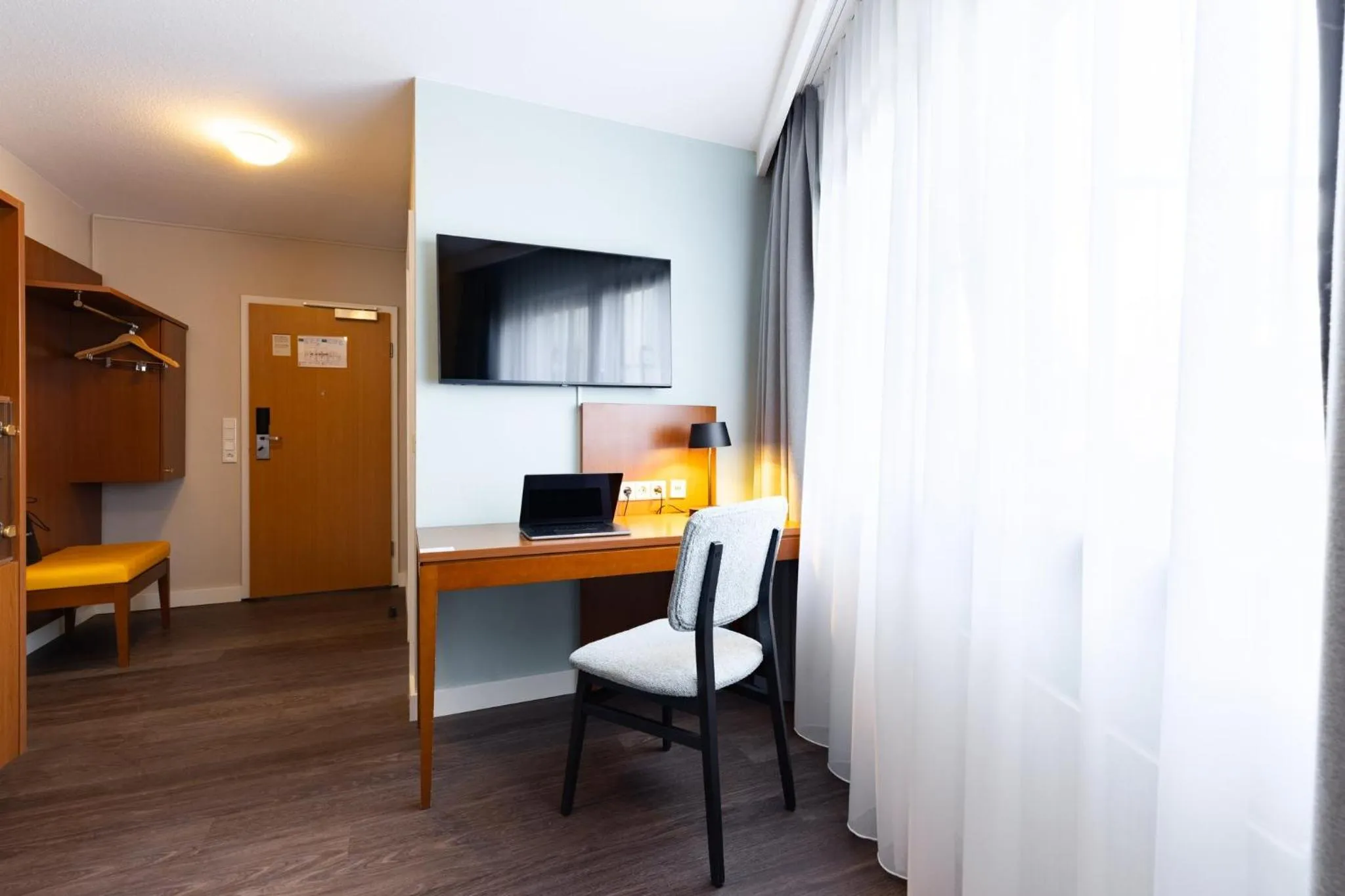 Photo of the whole room in Garner Hotel Stuttgart City Centre by IHG