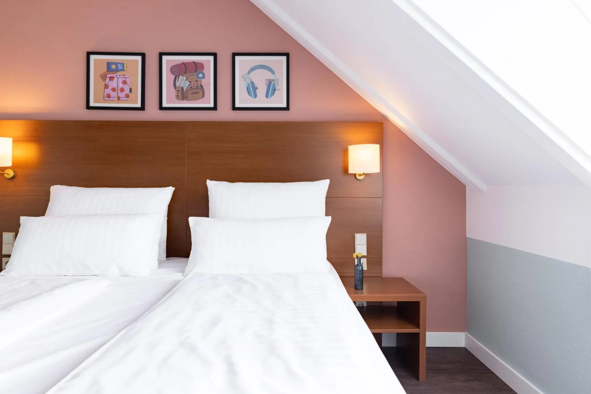 Photo of the whole room, Bed in Garner Hotel Stuttgart City Centre by IHG