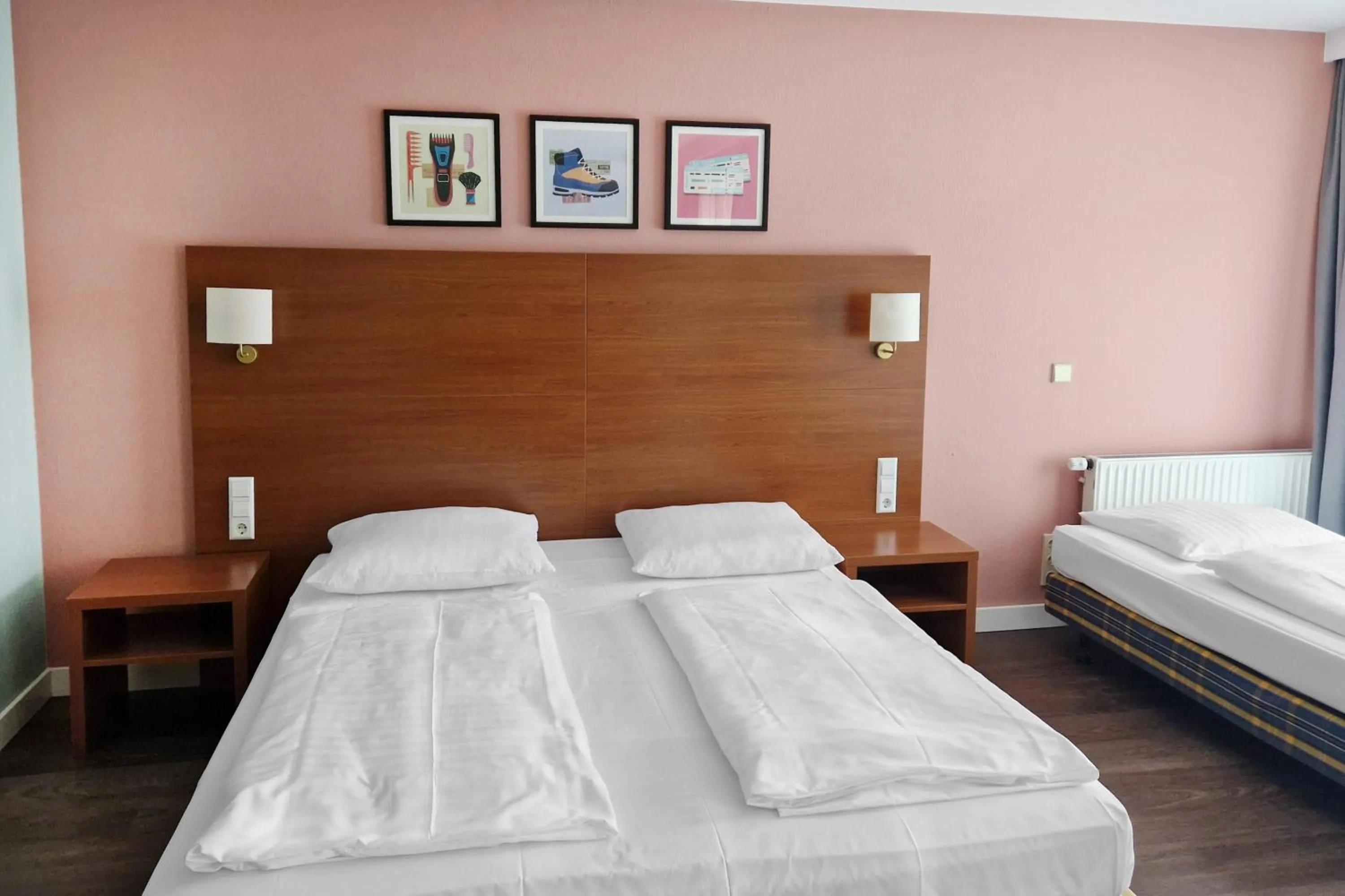 Bed in Hotel Rega Stuttgart