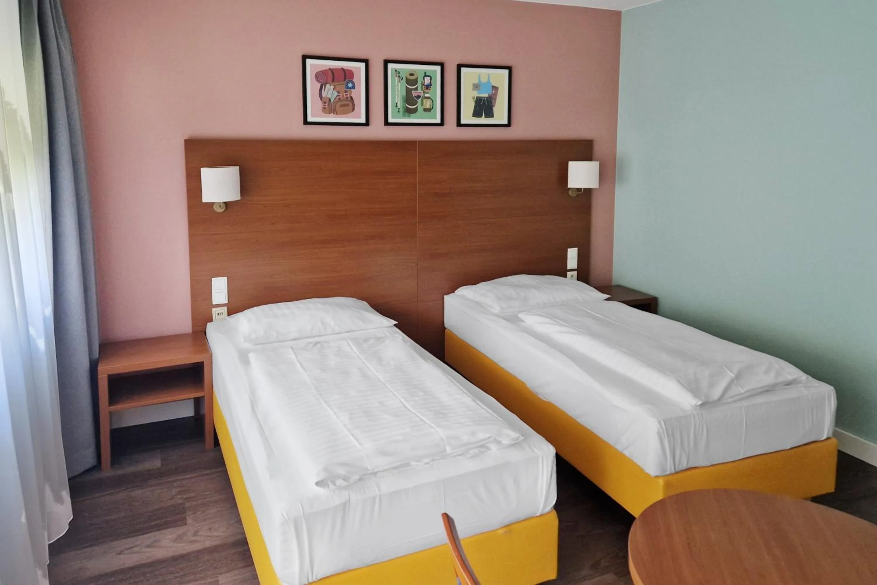 Photo of the whole room, Bed in Garner Hotel Stuttgart City Centre by IHG