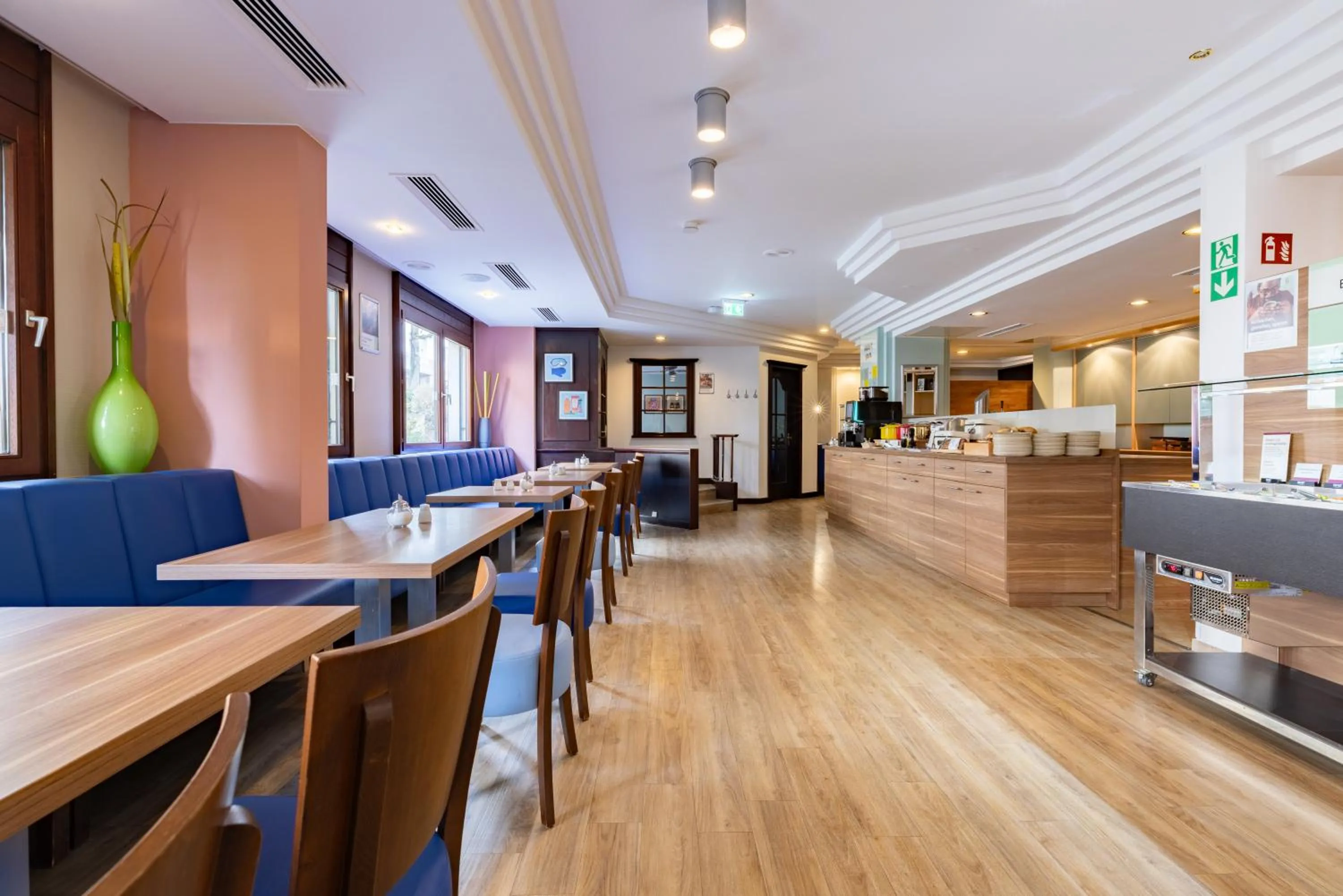 Breakfast in Garner Hotel Stuttgart City Centre by IHG