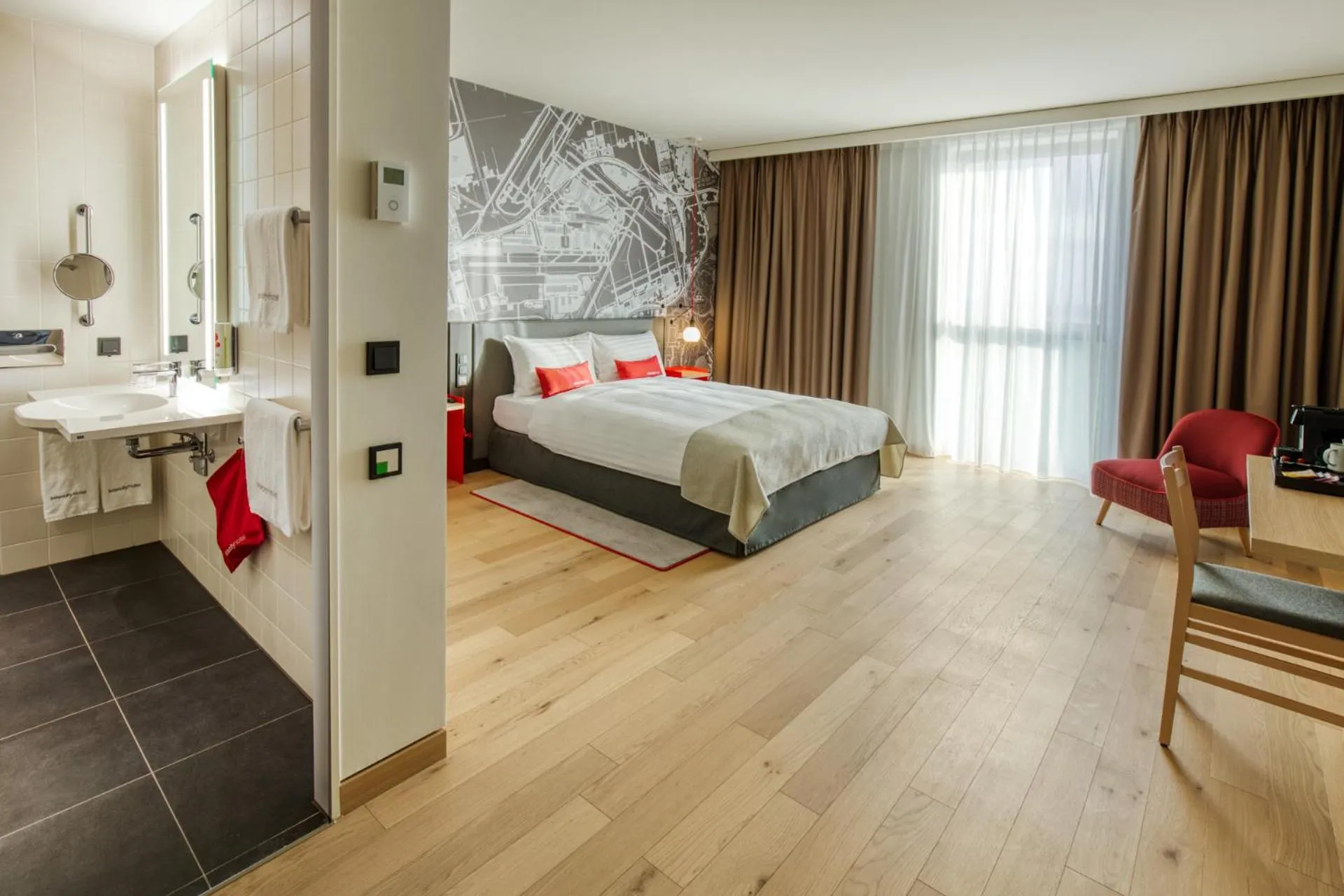 Photo of the whole room, Bed in IntercityHotel Amsterdam Schiphol Airport