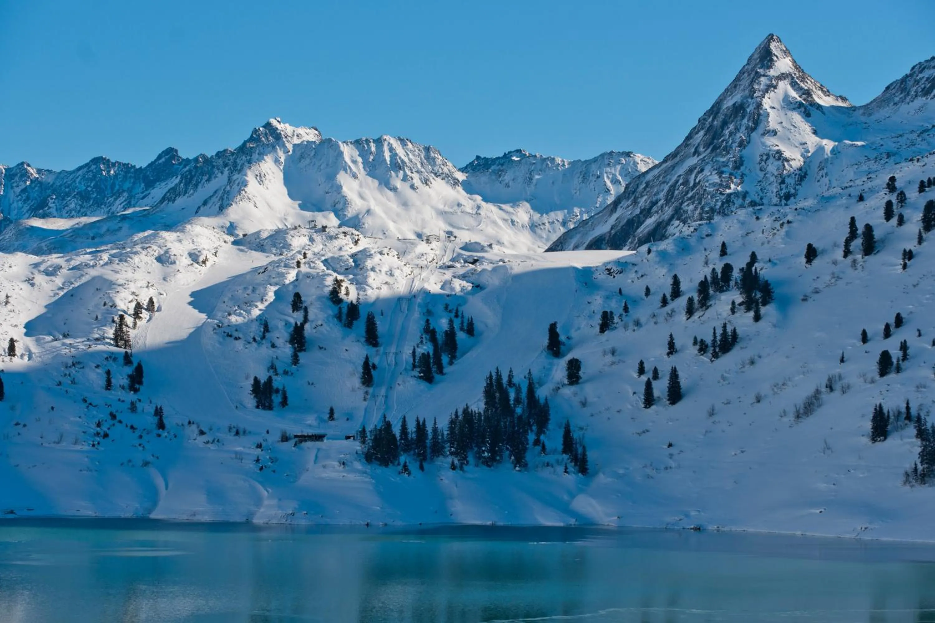 Skiing in Hotel Rössle Superior