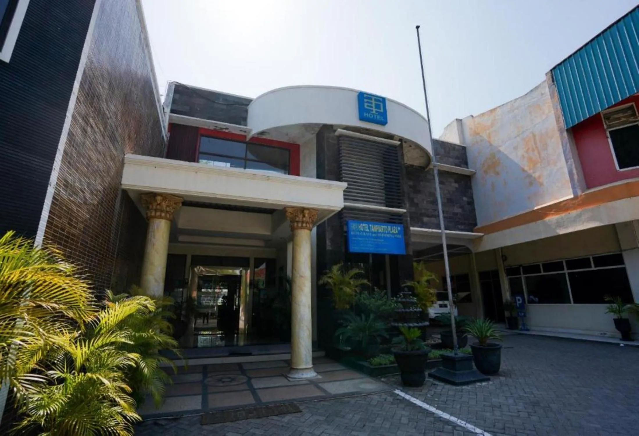 Hotel Suroyo RedPartner