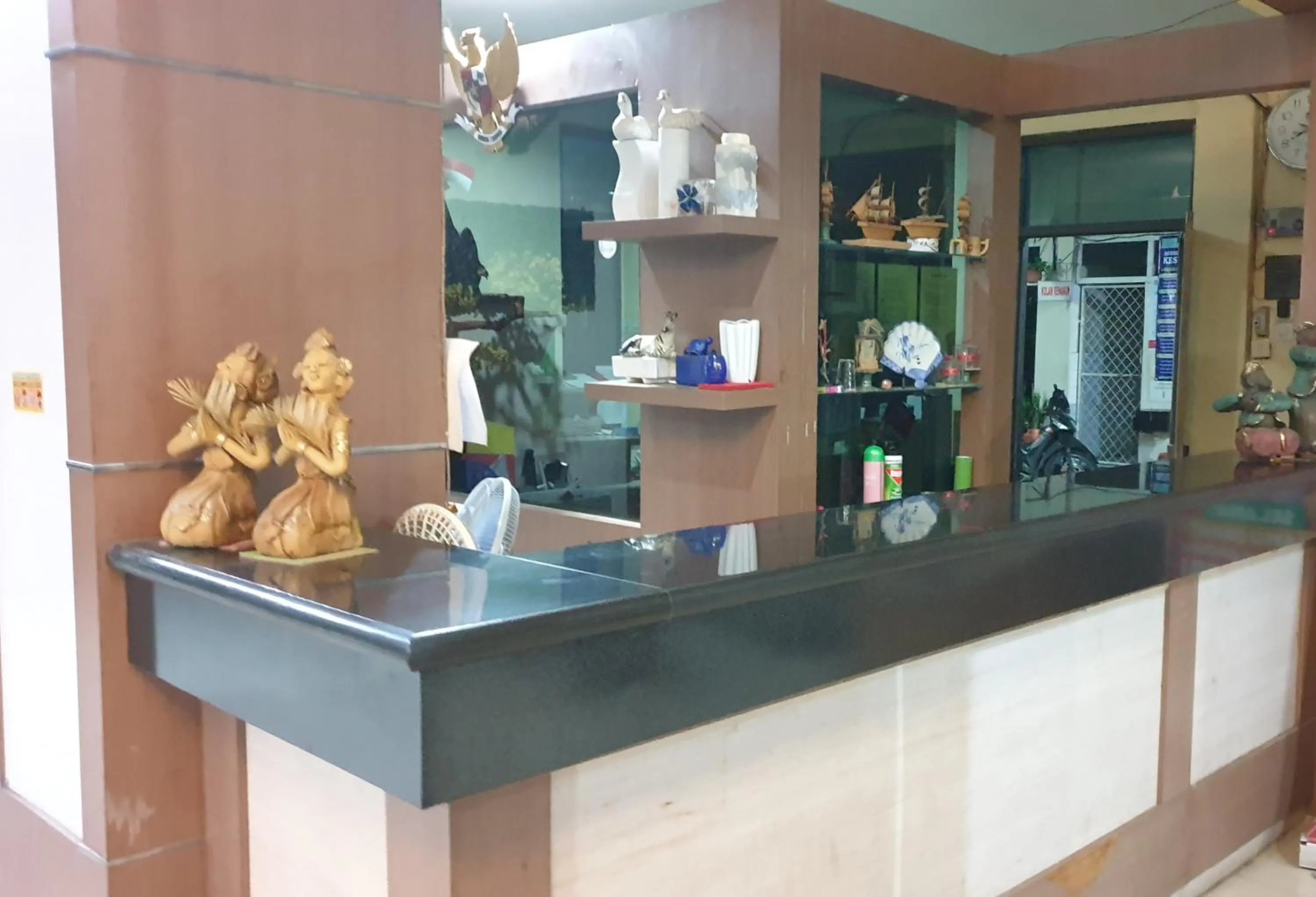 Property building in Hotel Suroyo RedPartner