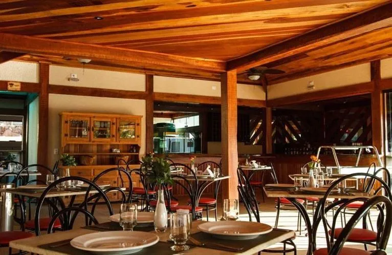 Restaurant/places to eat in Estrada Real Palace Hotel