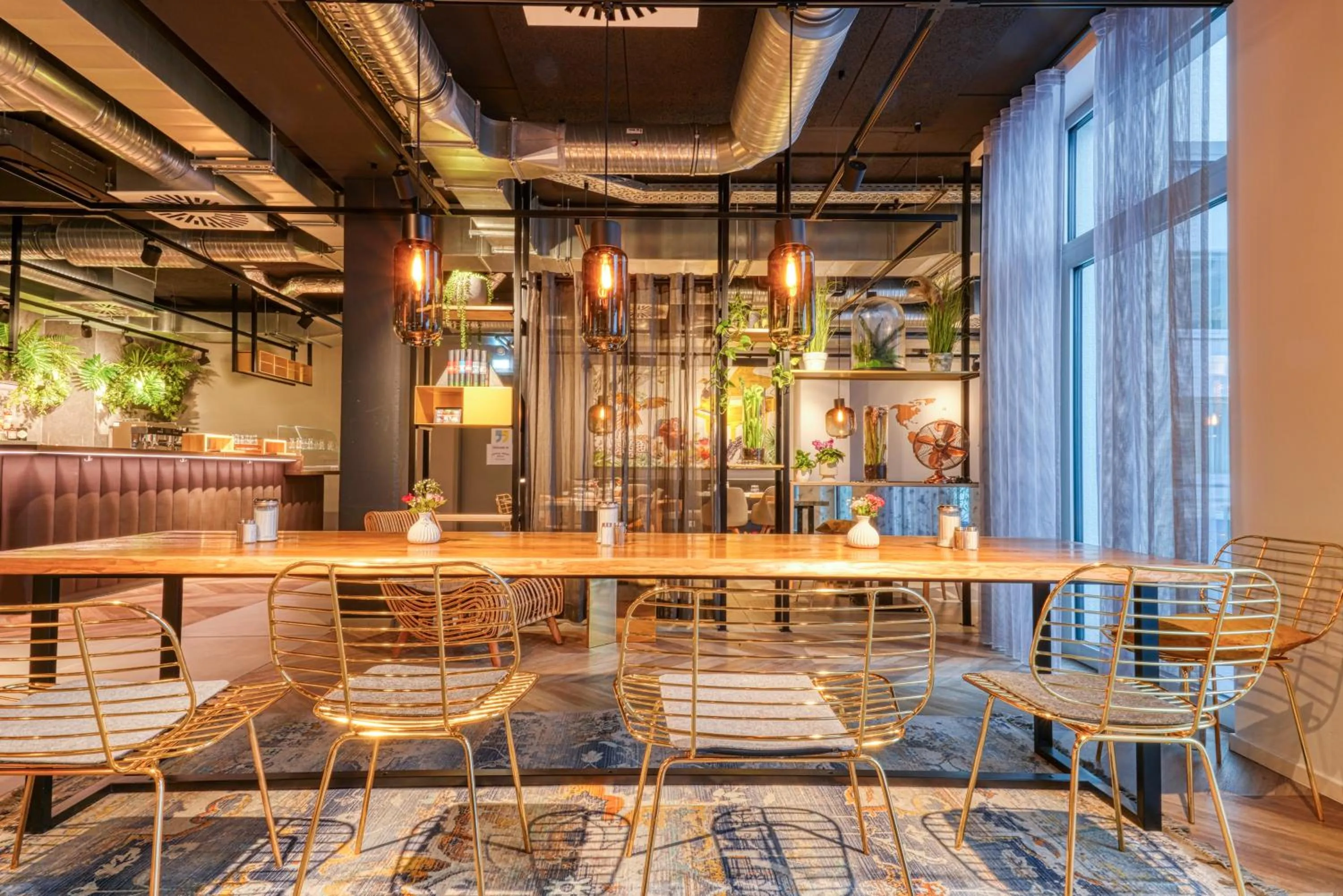 Lobby or reception in Vienna House Easy by Wyndham Hamburg Bergedorf