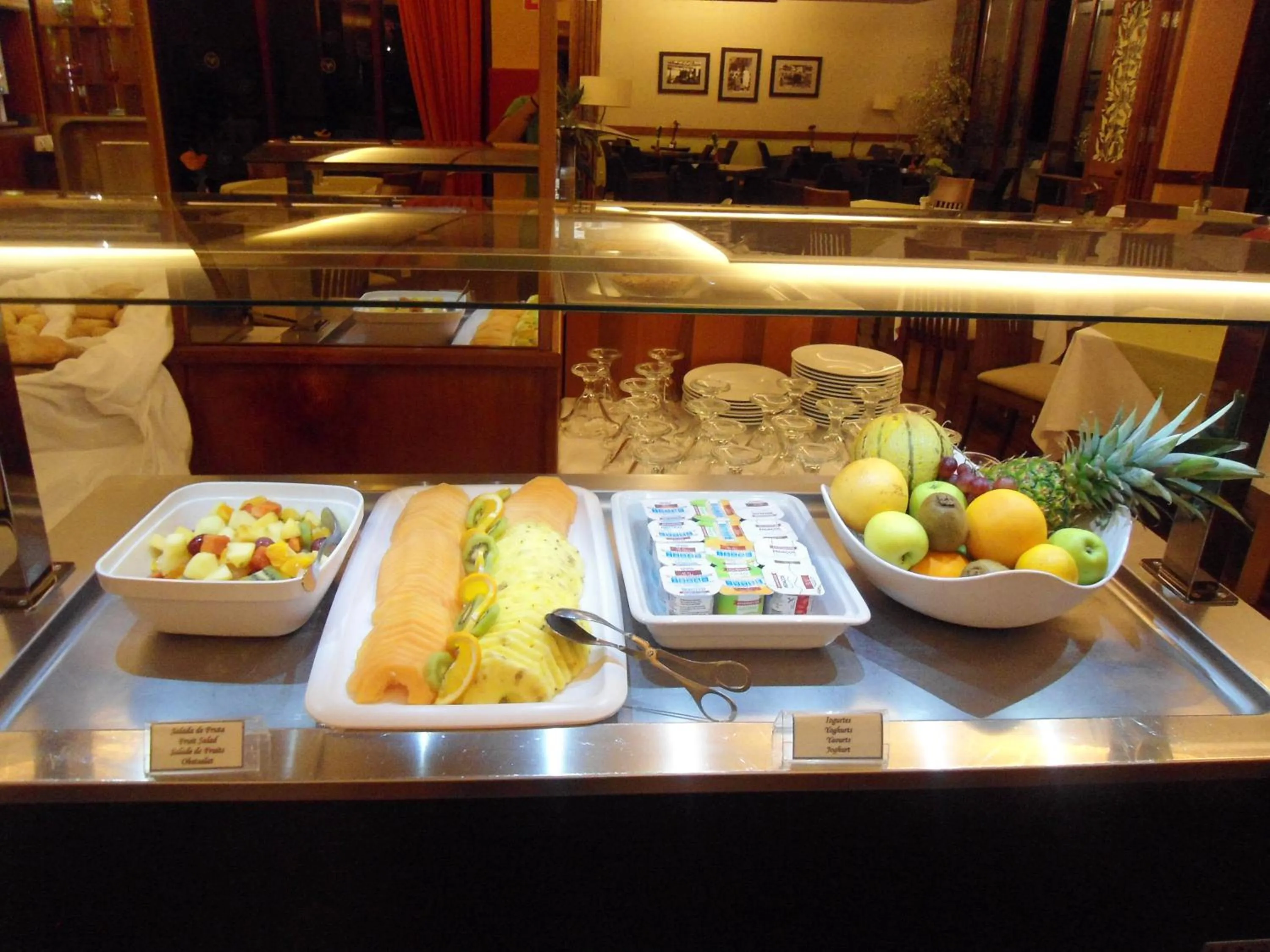 Continental breakfast in Village Cabo Girao