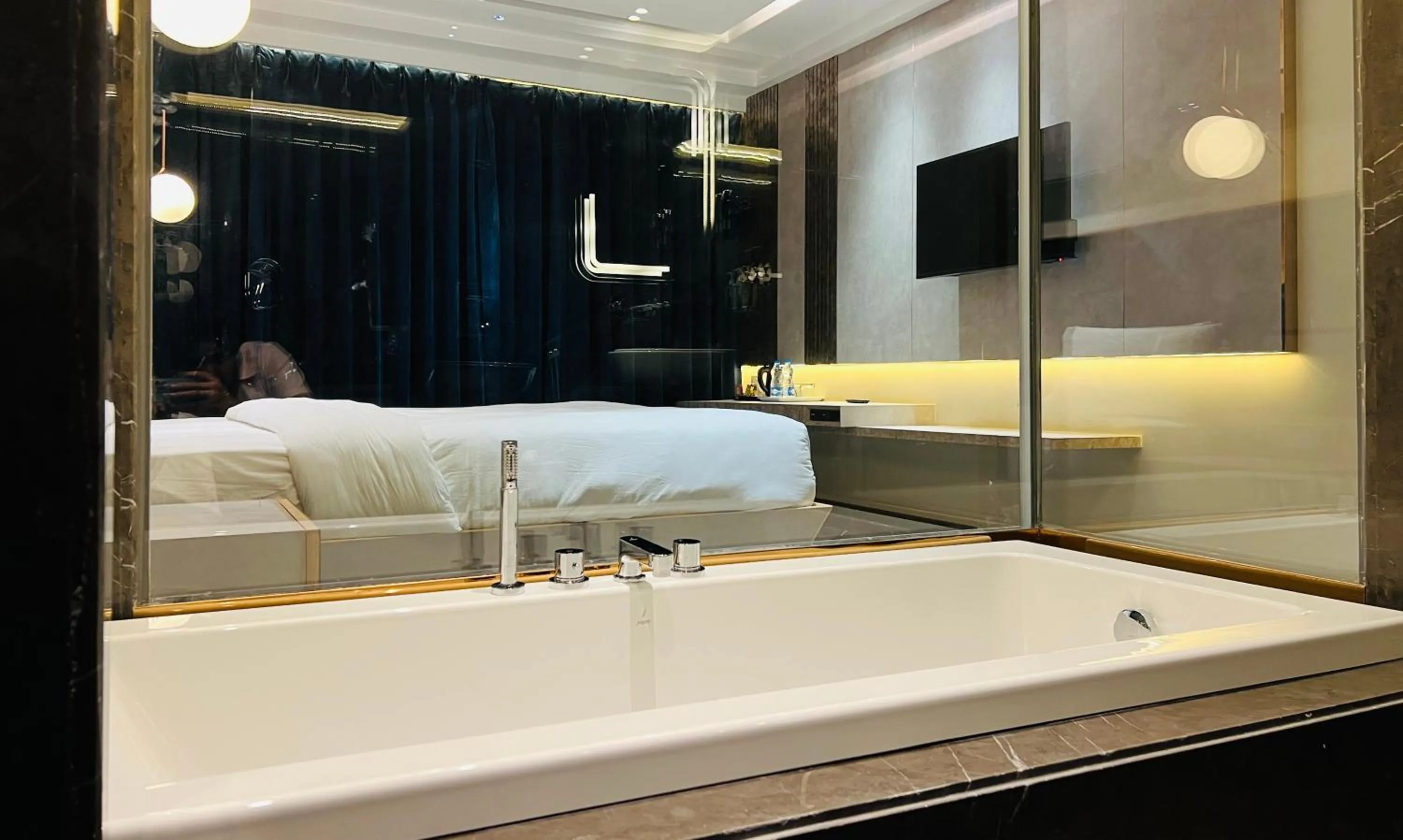 Bath, Bed in The Prime Delhi Luxe Collection Hotel