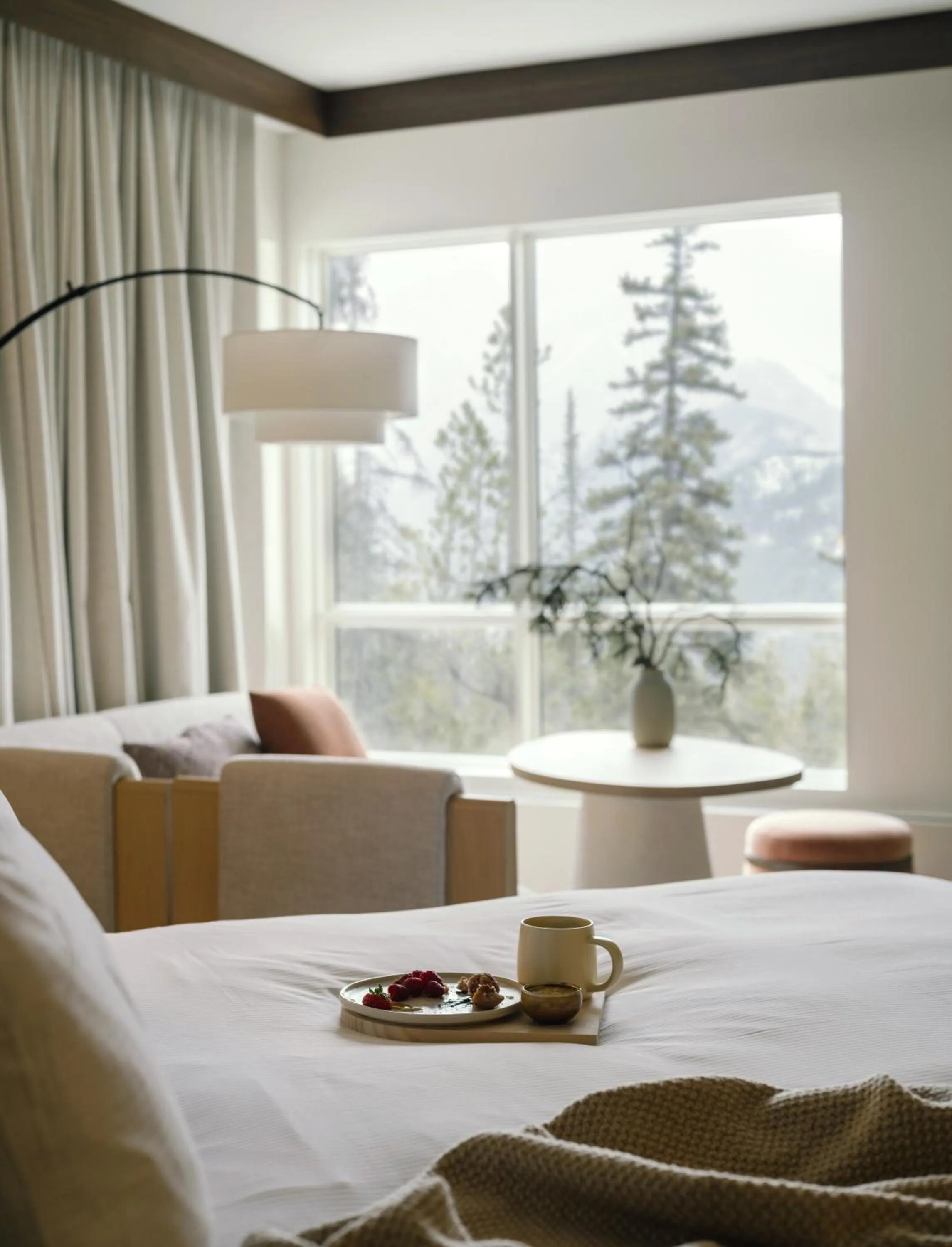 Seating area, Bed in Rimrock Banff, Emblems Collection