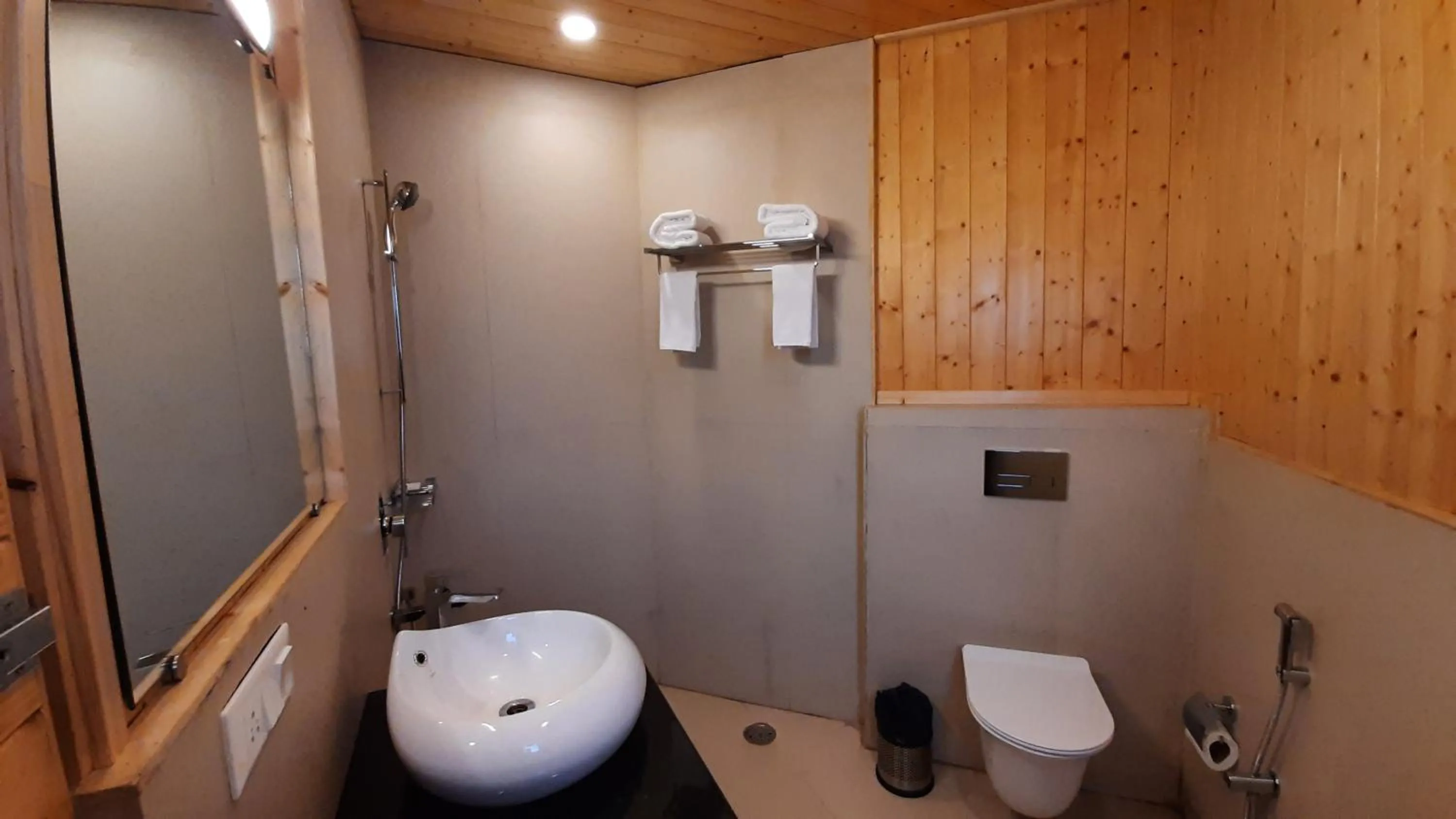 Toilet in The Woods Retreat