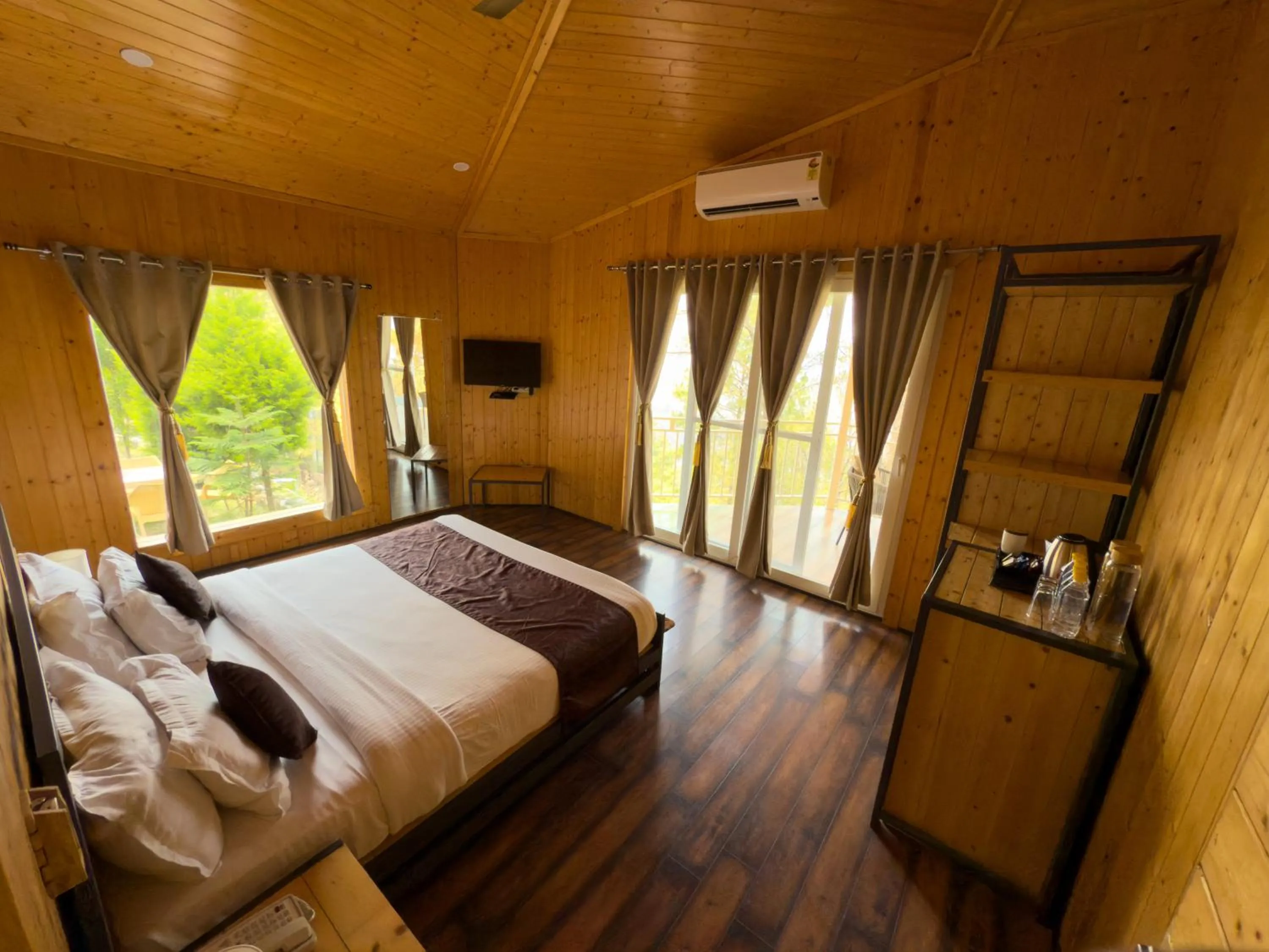 Bed in The Woods Retreat