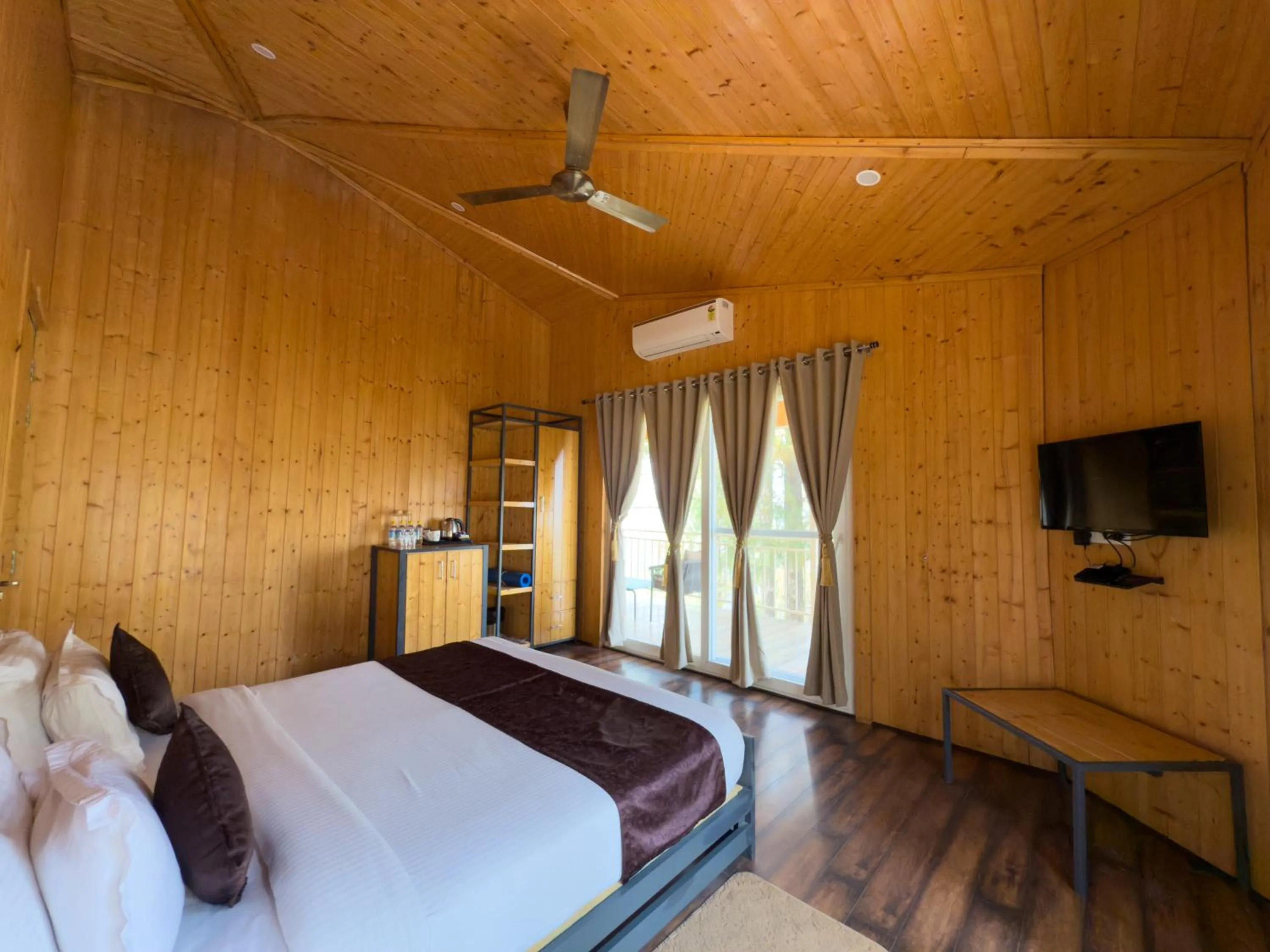 Bed in The Woods Retreat