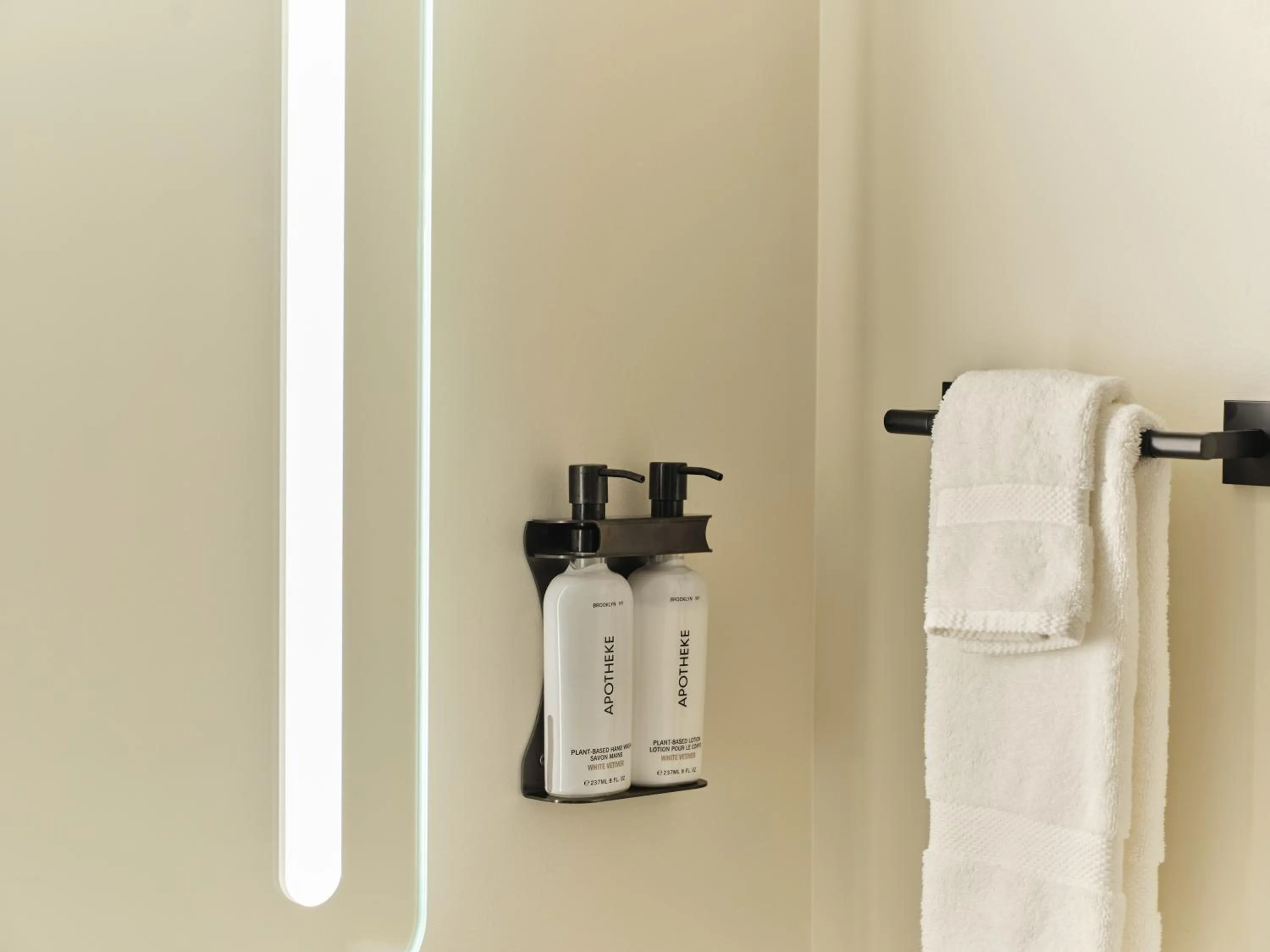 Bathroom in Ambros Daytona