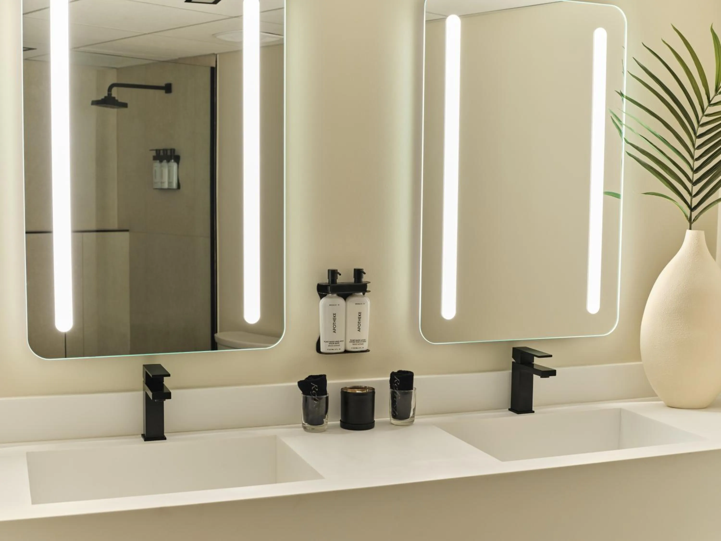 Bathroom in Ambros Daytona