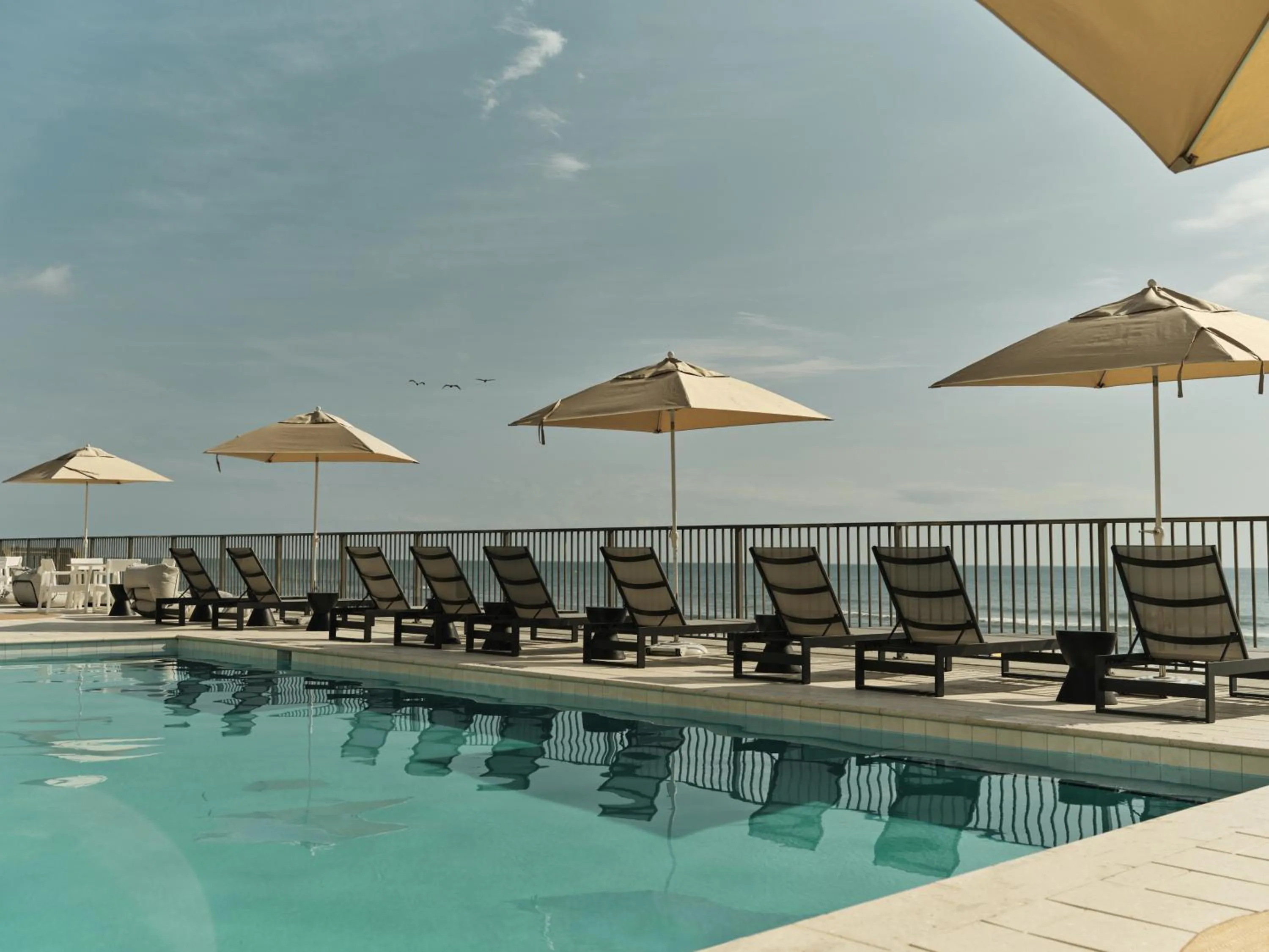 Pool view in Ambros Daytona