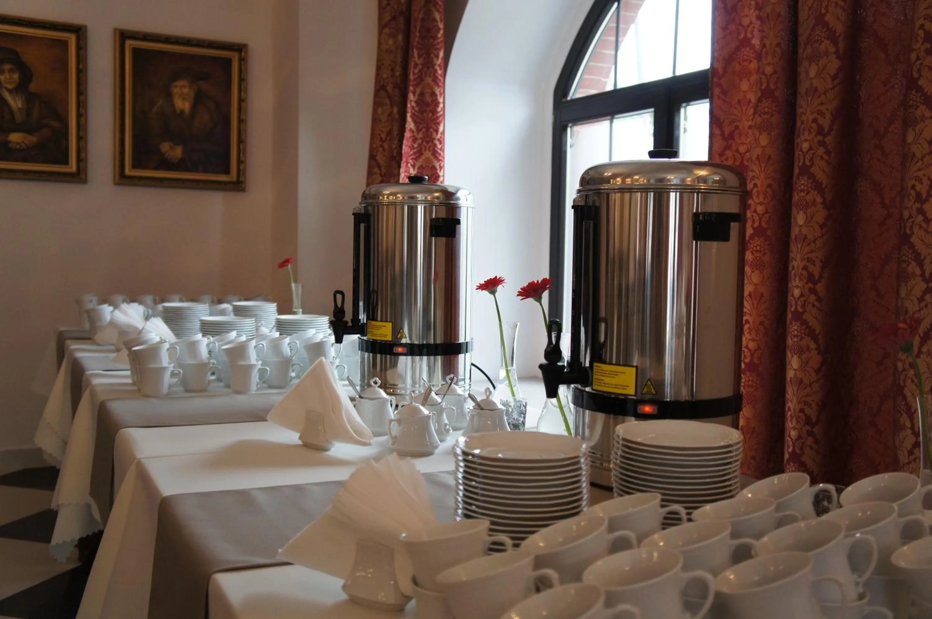 Restaurant/places to eat in Dworska Elektrownia