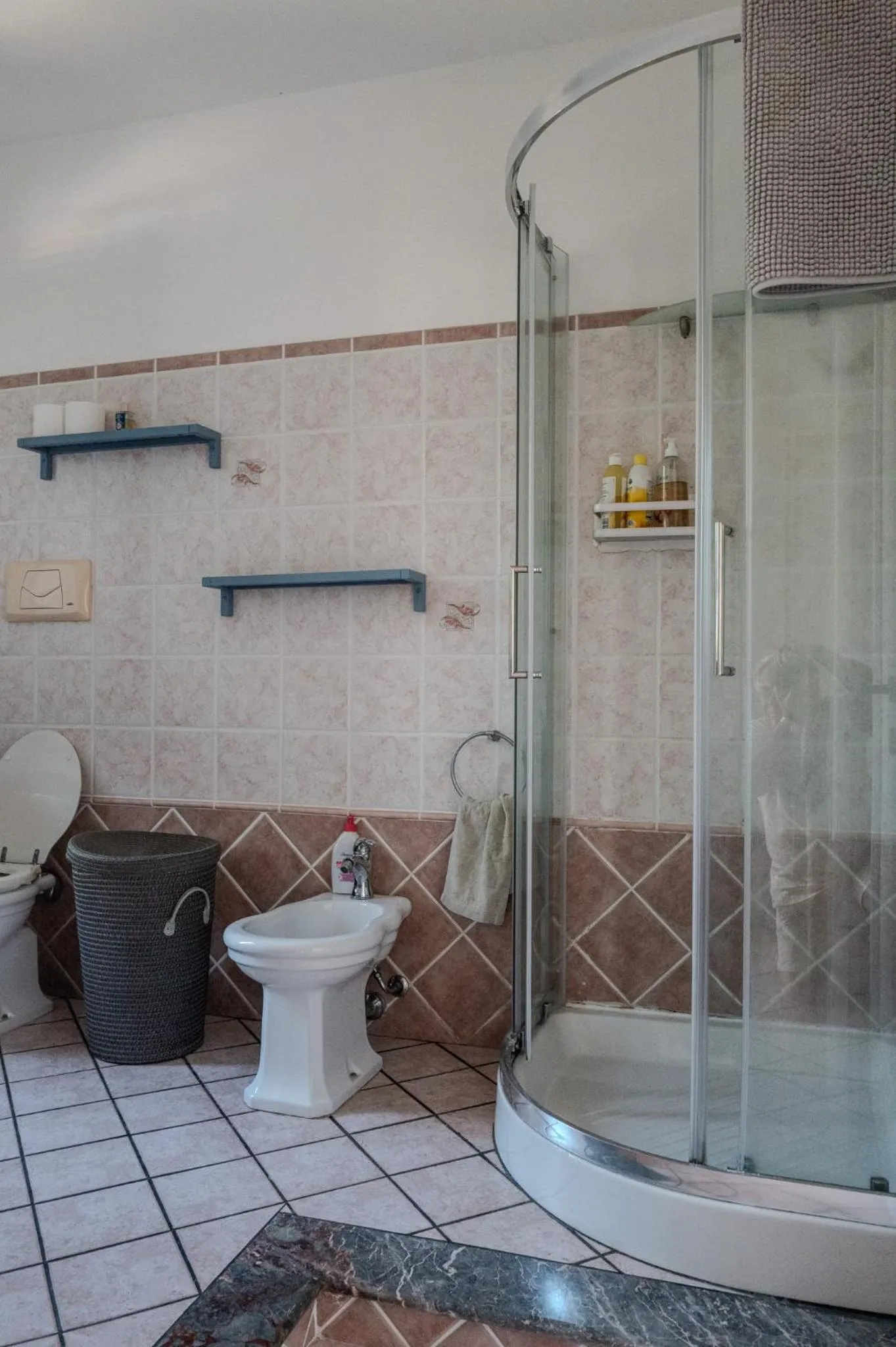 Shower in I Ginepri B&B