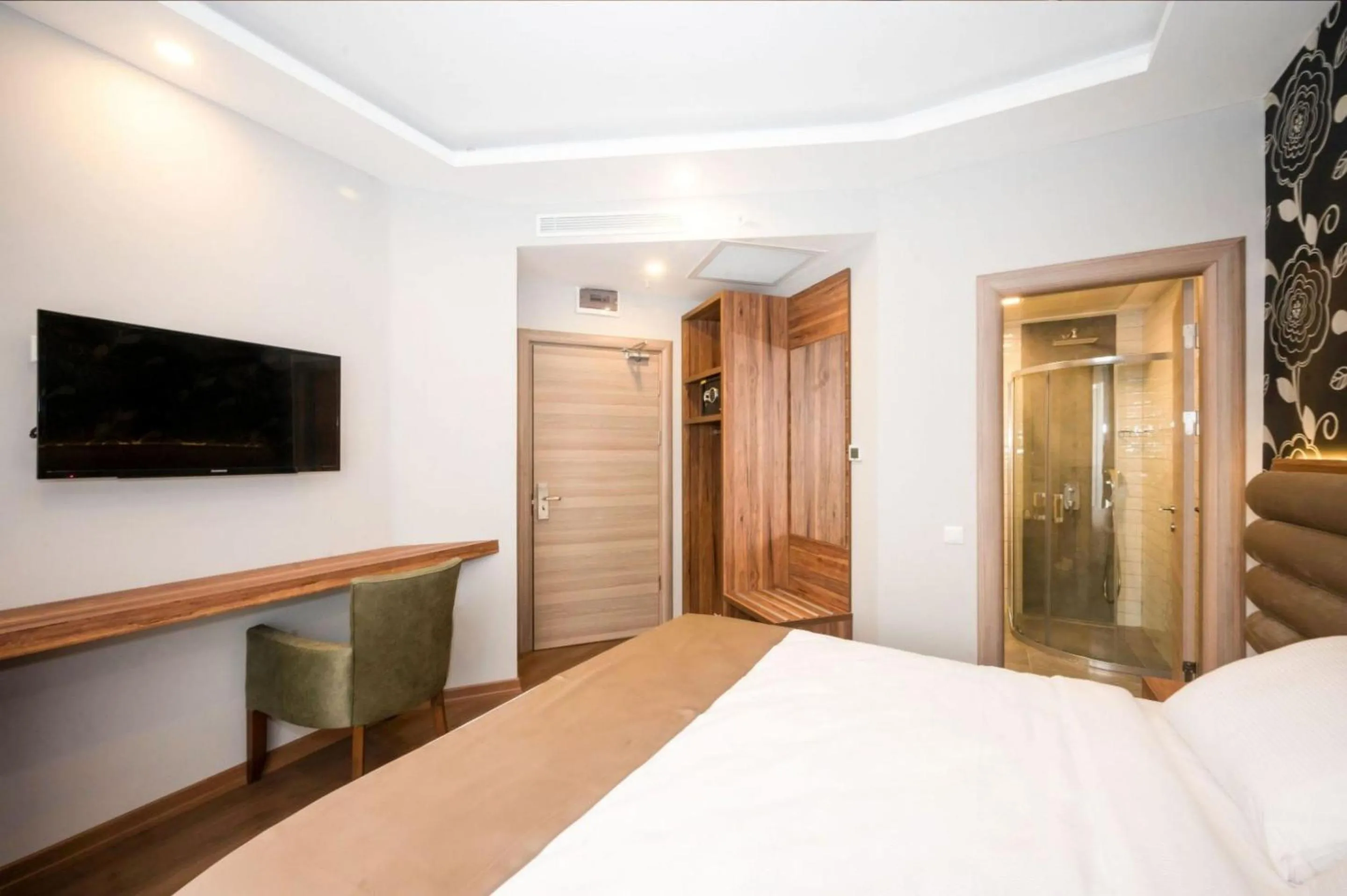 Bed in King City Hotel Istanbul Ataturk Airport