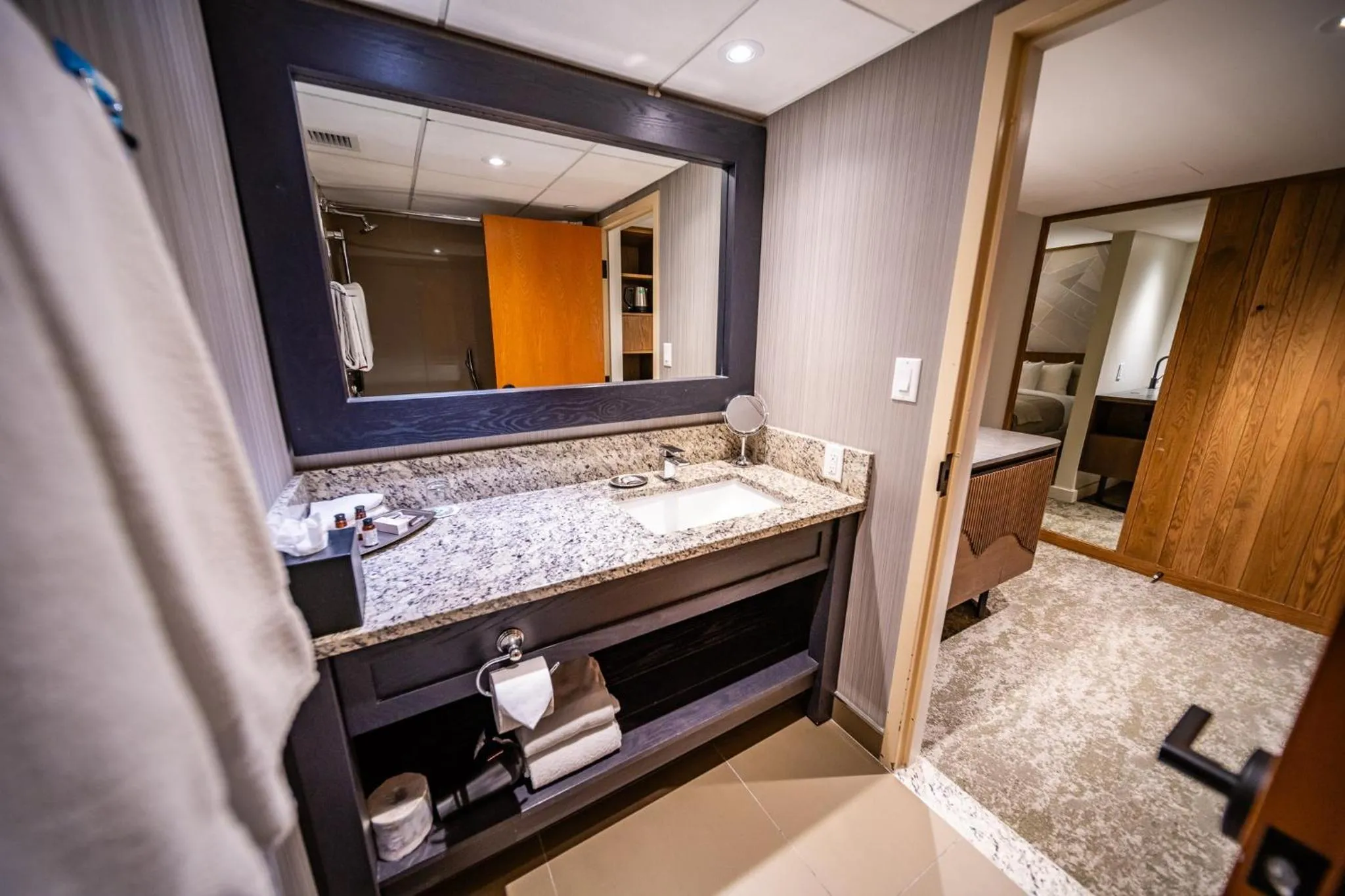 Bathroom in Banff Park Lodge