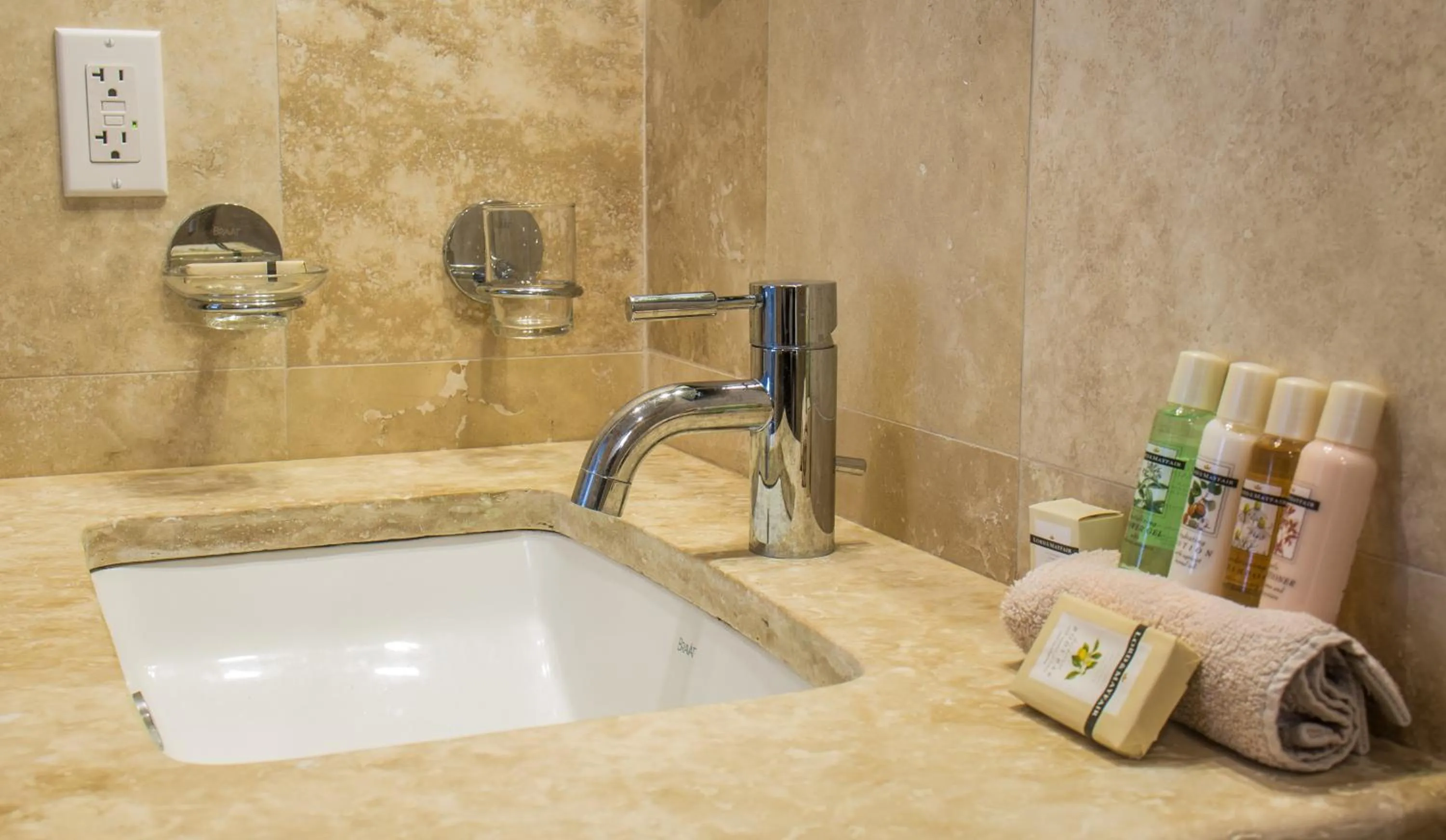 Bathroom in The Hamilton Beach Villas & Spa