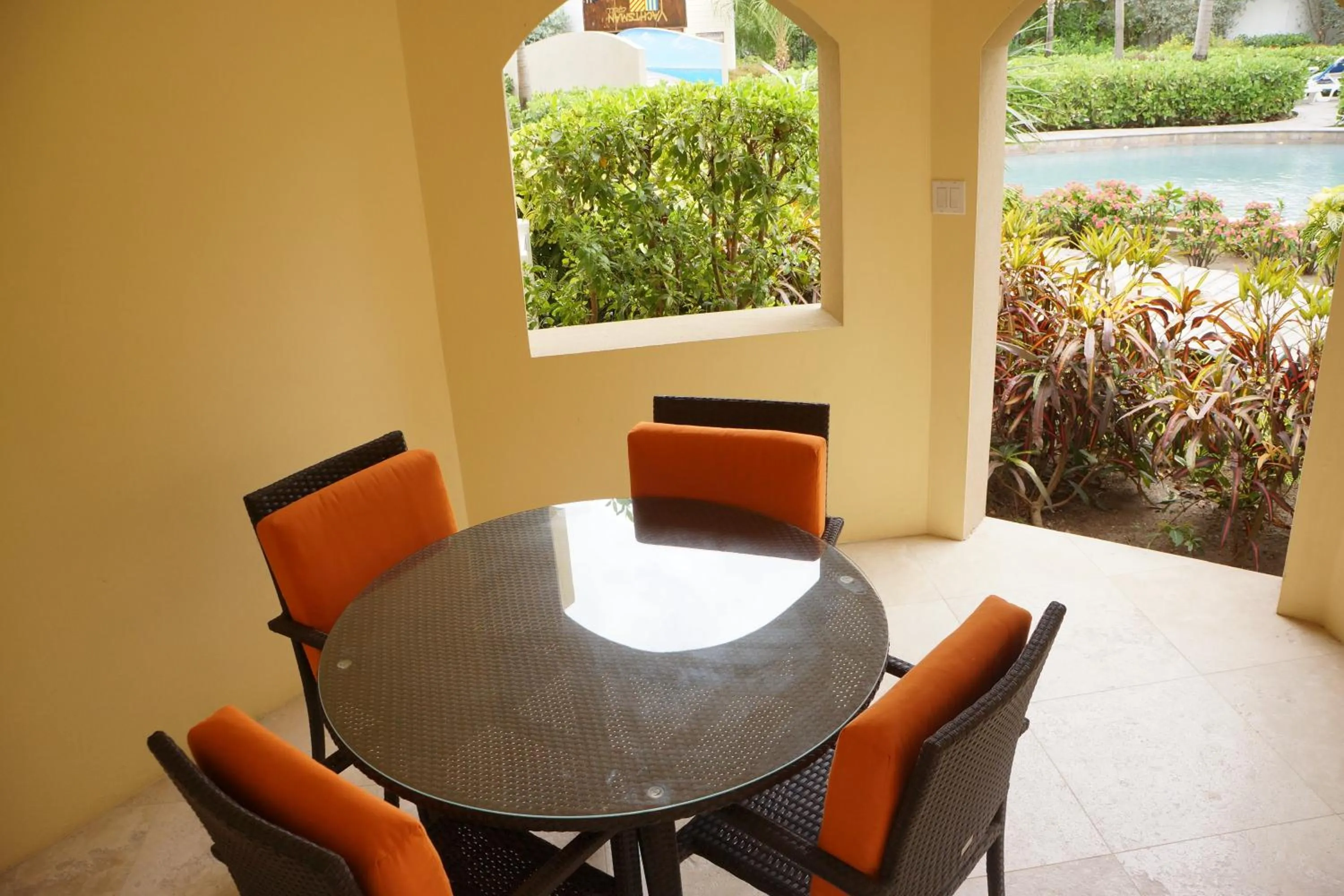 Patio in The Hamilton Beach Villas & Spa