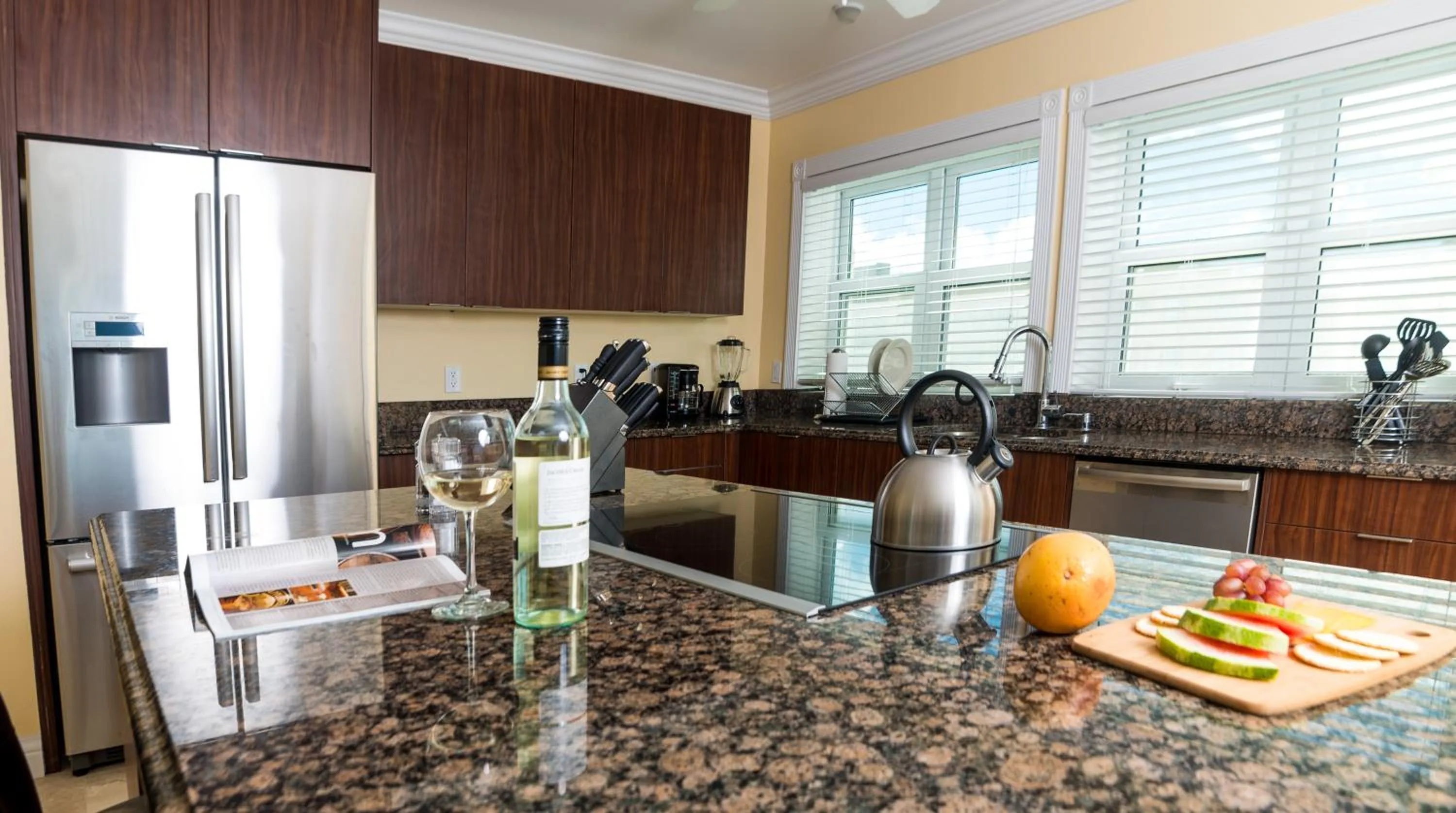 Kitchen or kitchenette in The Hamilton Beach Villas & Spa