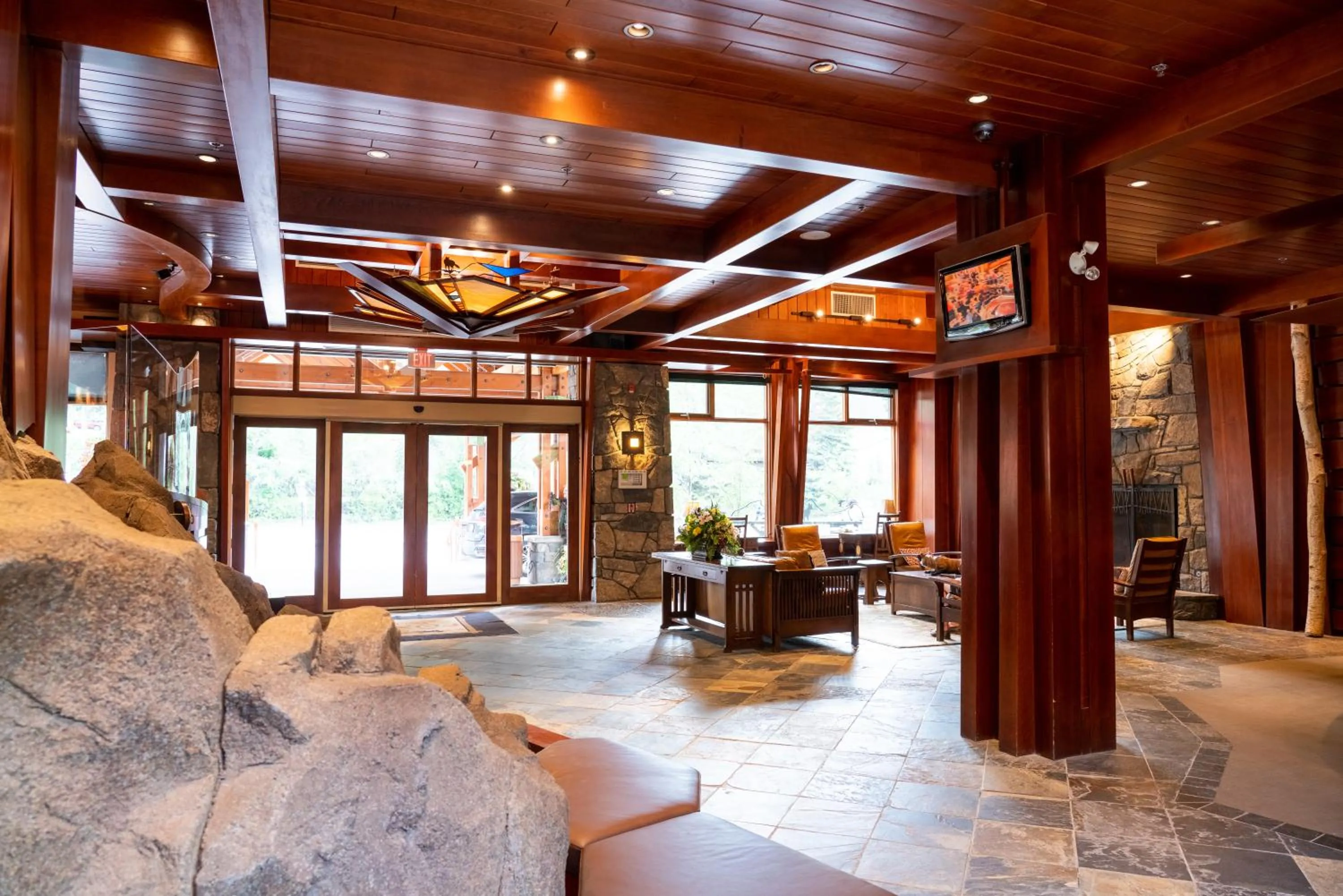 Lobby or reception in Fox Hotel and Suites