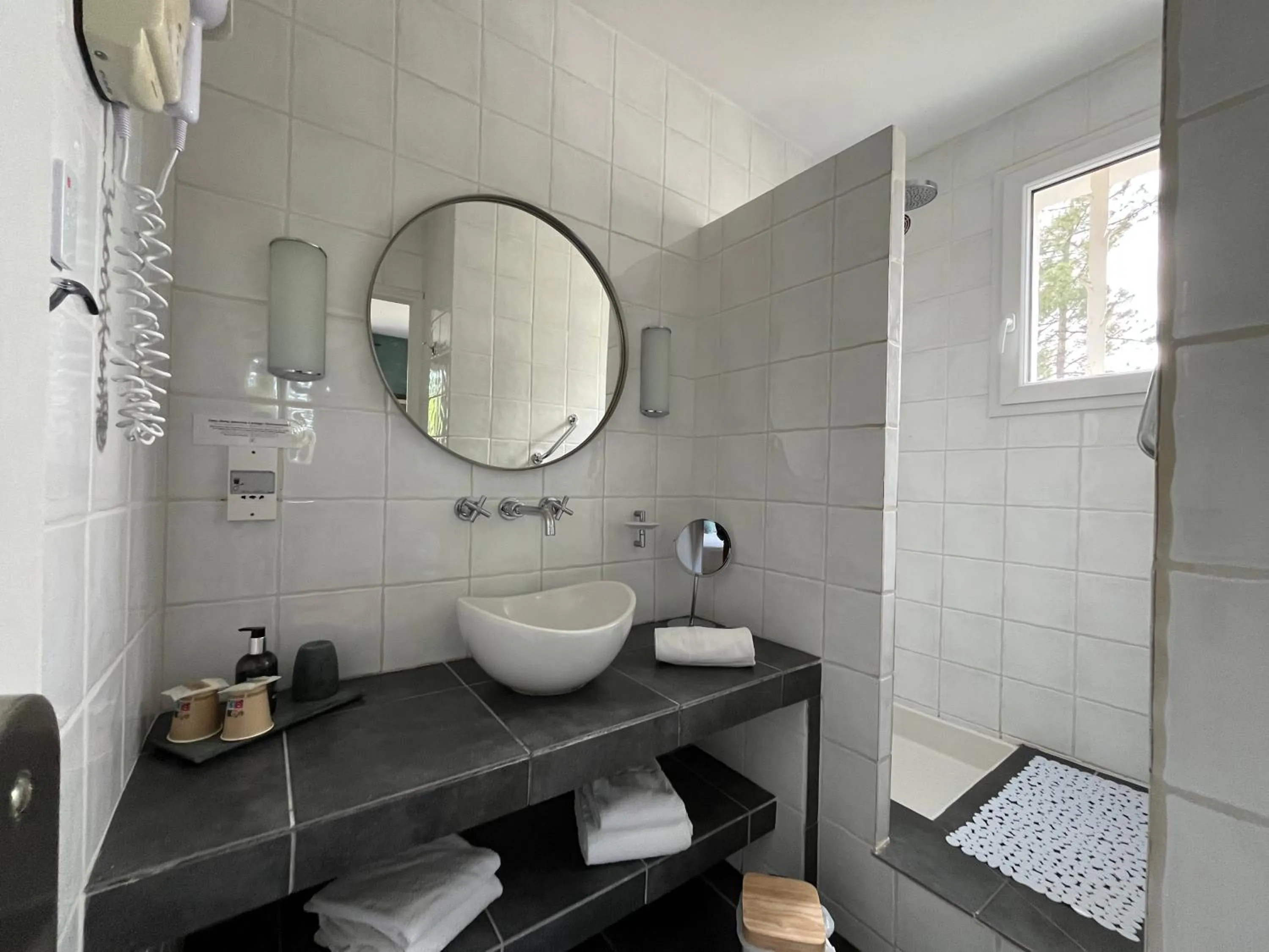 Logis Hôtel restaurant des Pins