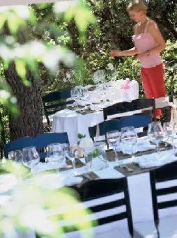 Restaurant/places to eat in Logis Hôtel restaurant des Pins