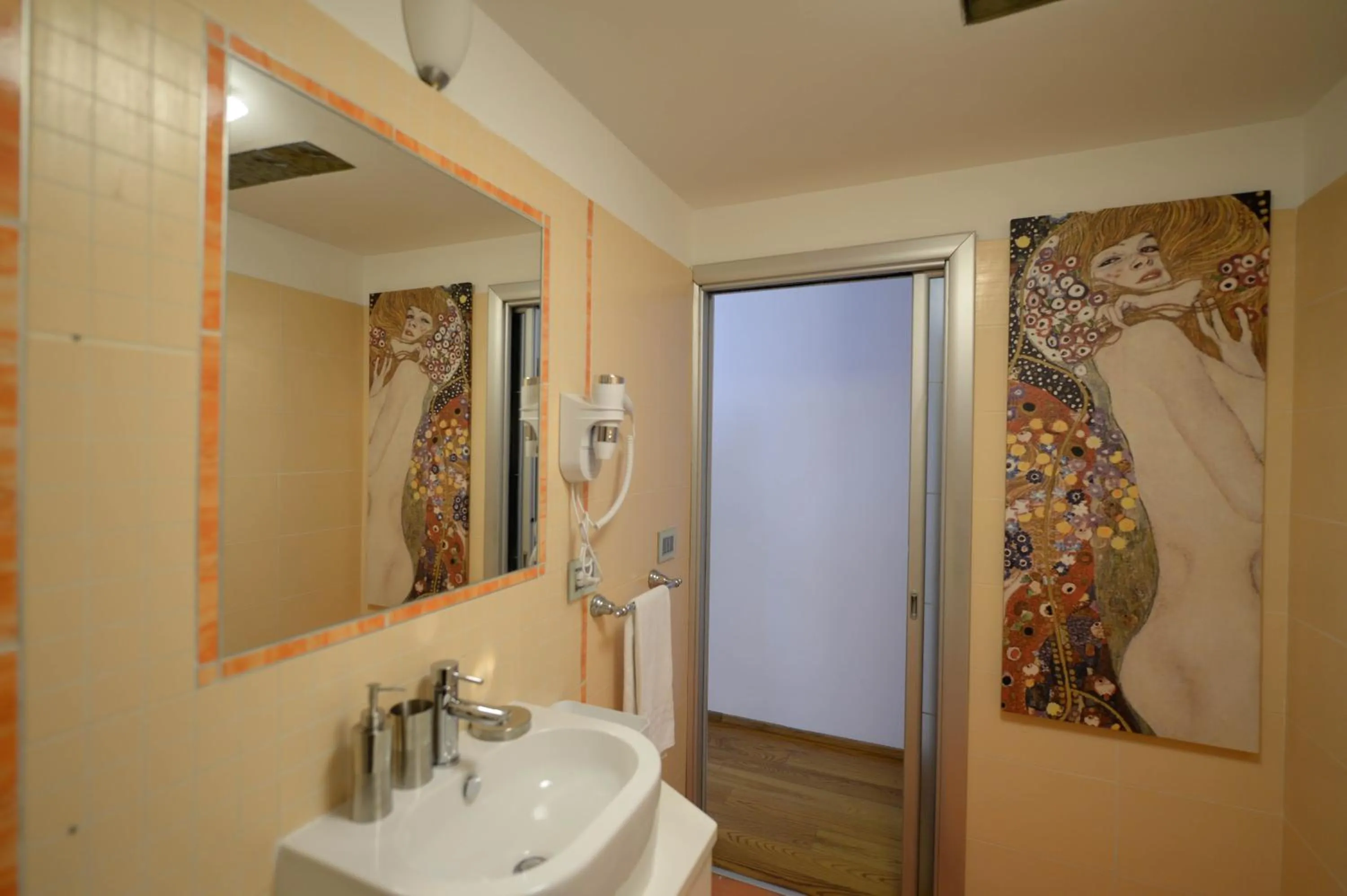 Bathroom in Campo De Fiori Relais