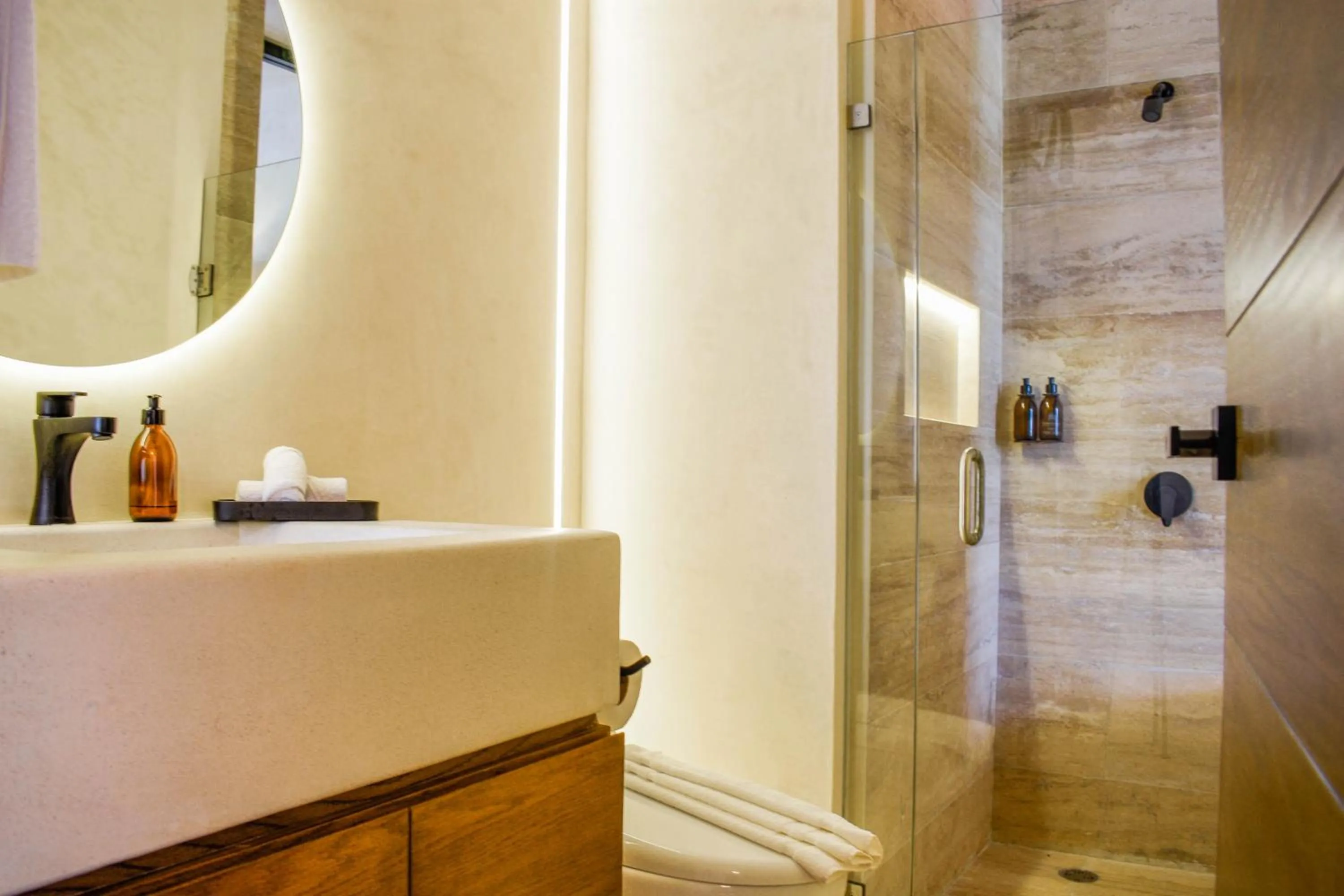 Shower in Eterna Tulum