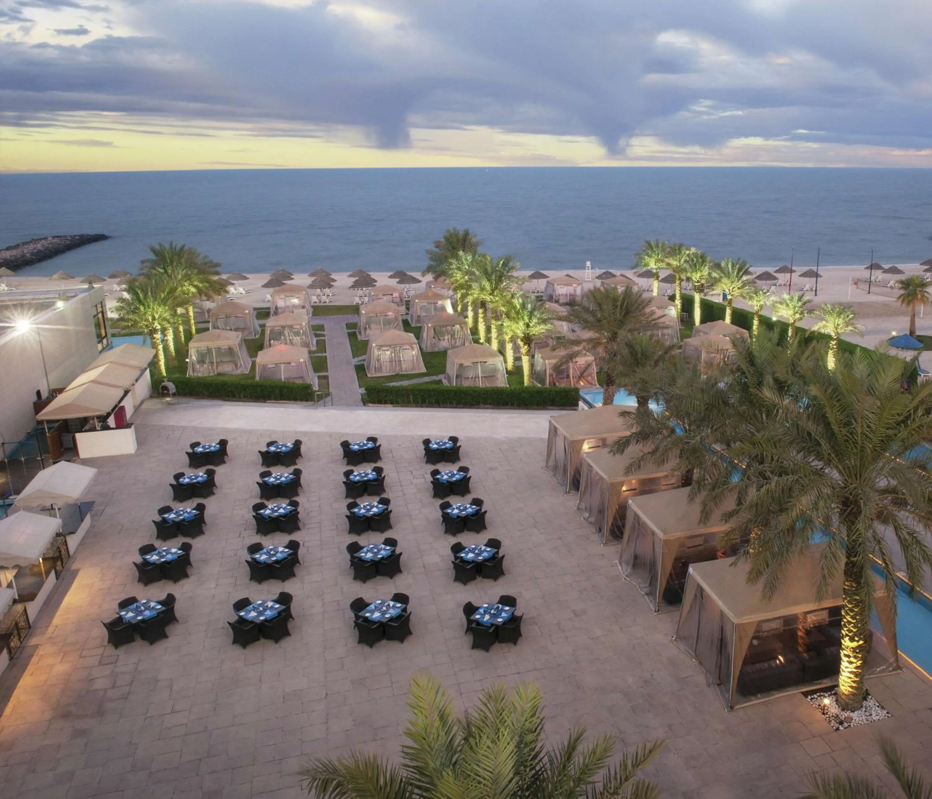 Restaurant/places to eat in Hilton Kuwait Resort