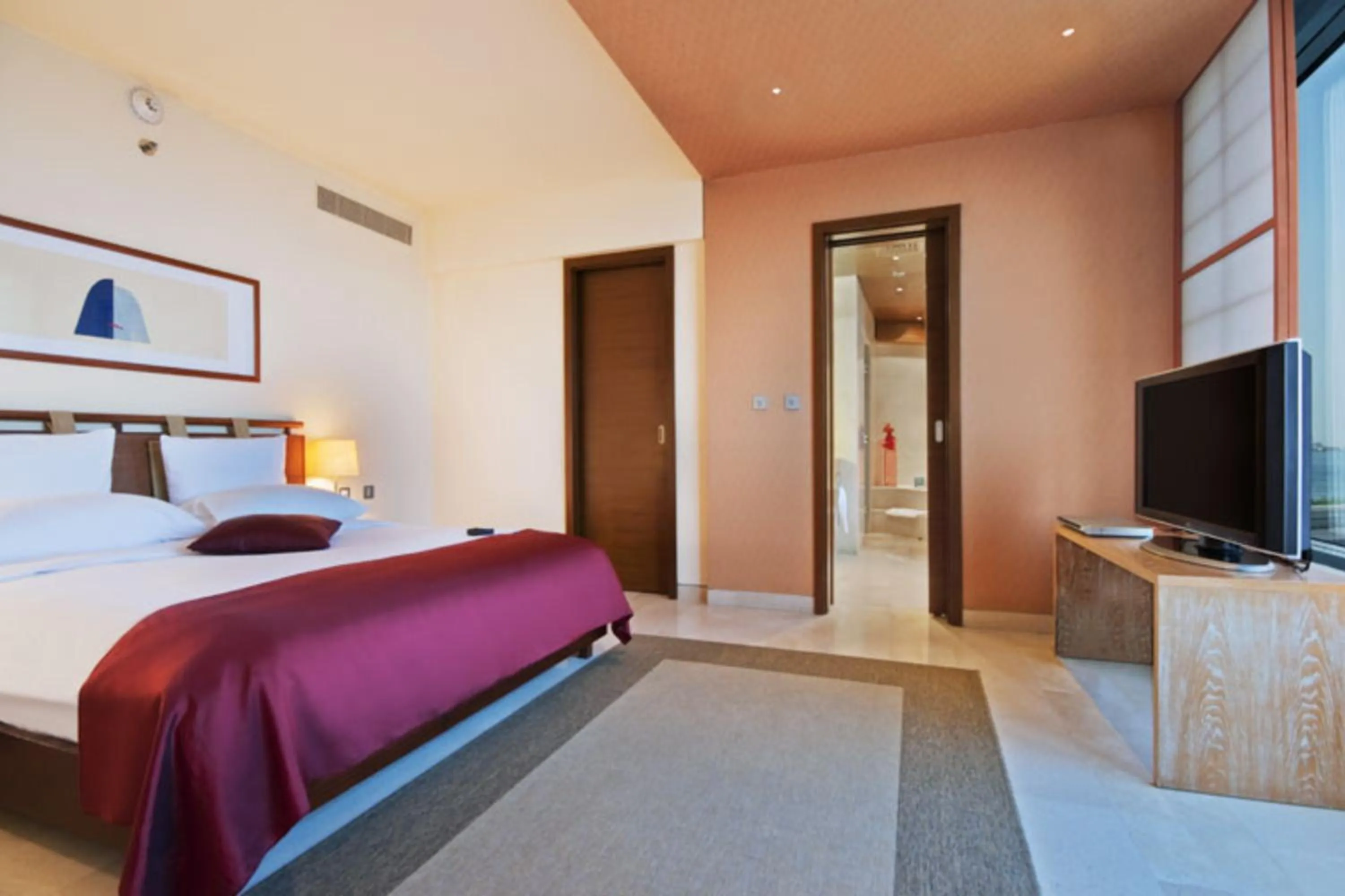 Bedroom, Bed in Hilton Kuwait Resort