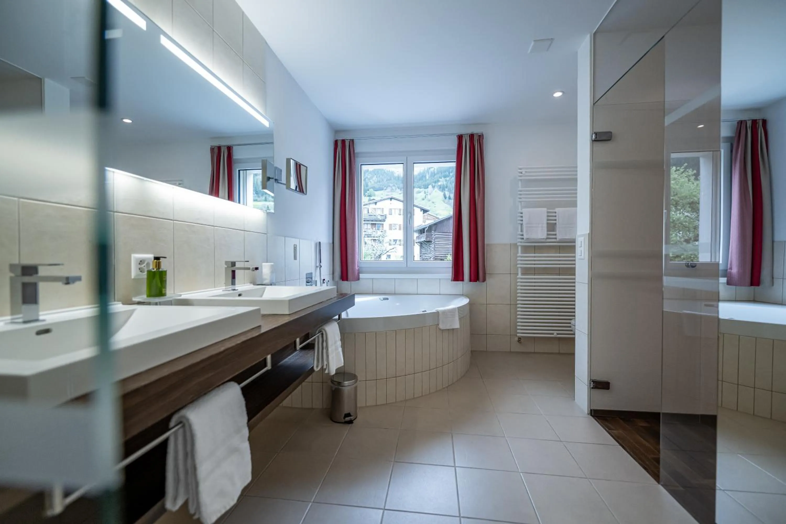 Shower in Hotel Vorab - Familienbetrieb mit Herz