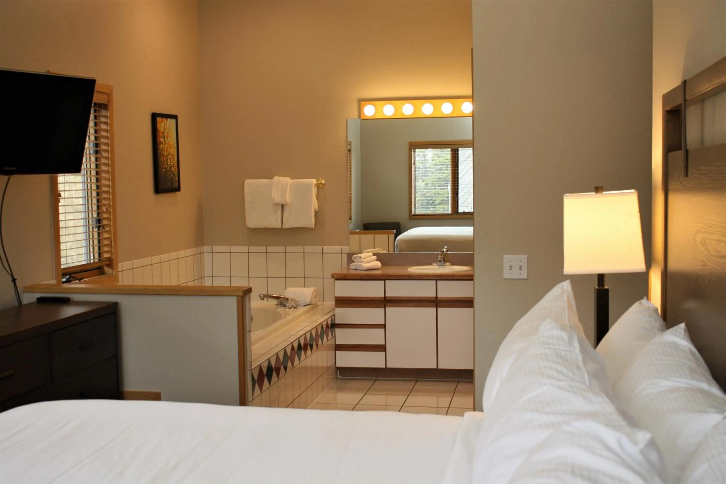 Bed in Gold Point Resort Breckenridge by Vacatia