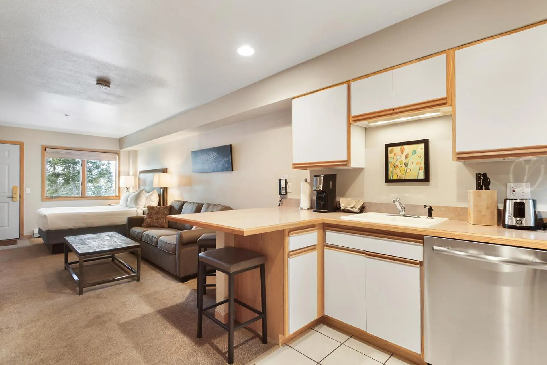 Coffee/tea facilities in Gold Point Resort Breckenridge by Vacatia