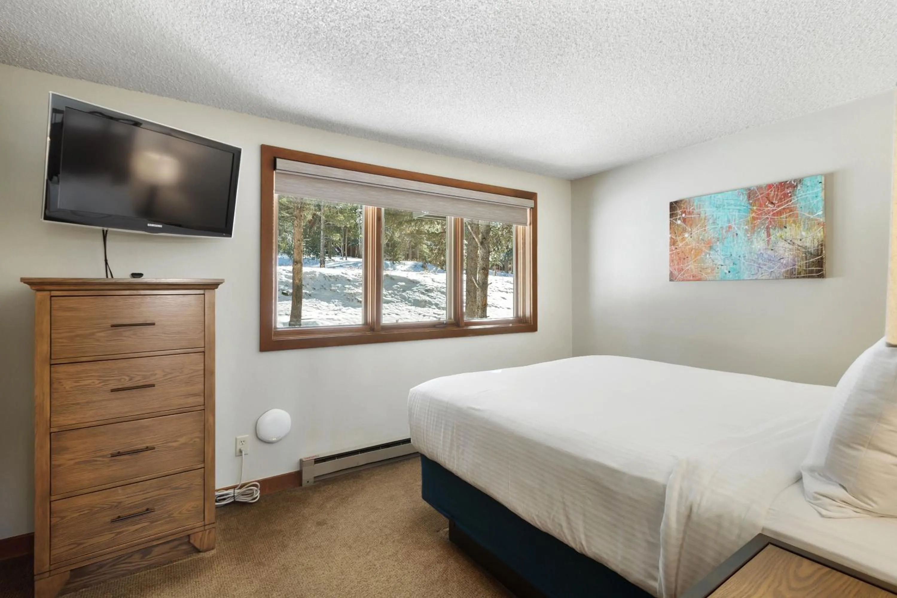 Bed in Gold Point Resort Breckenridge by Vacatia