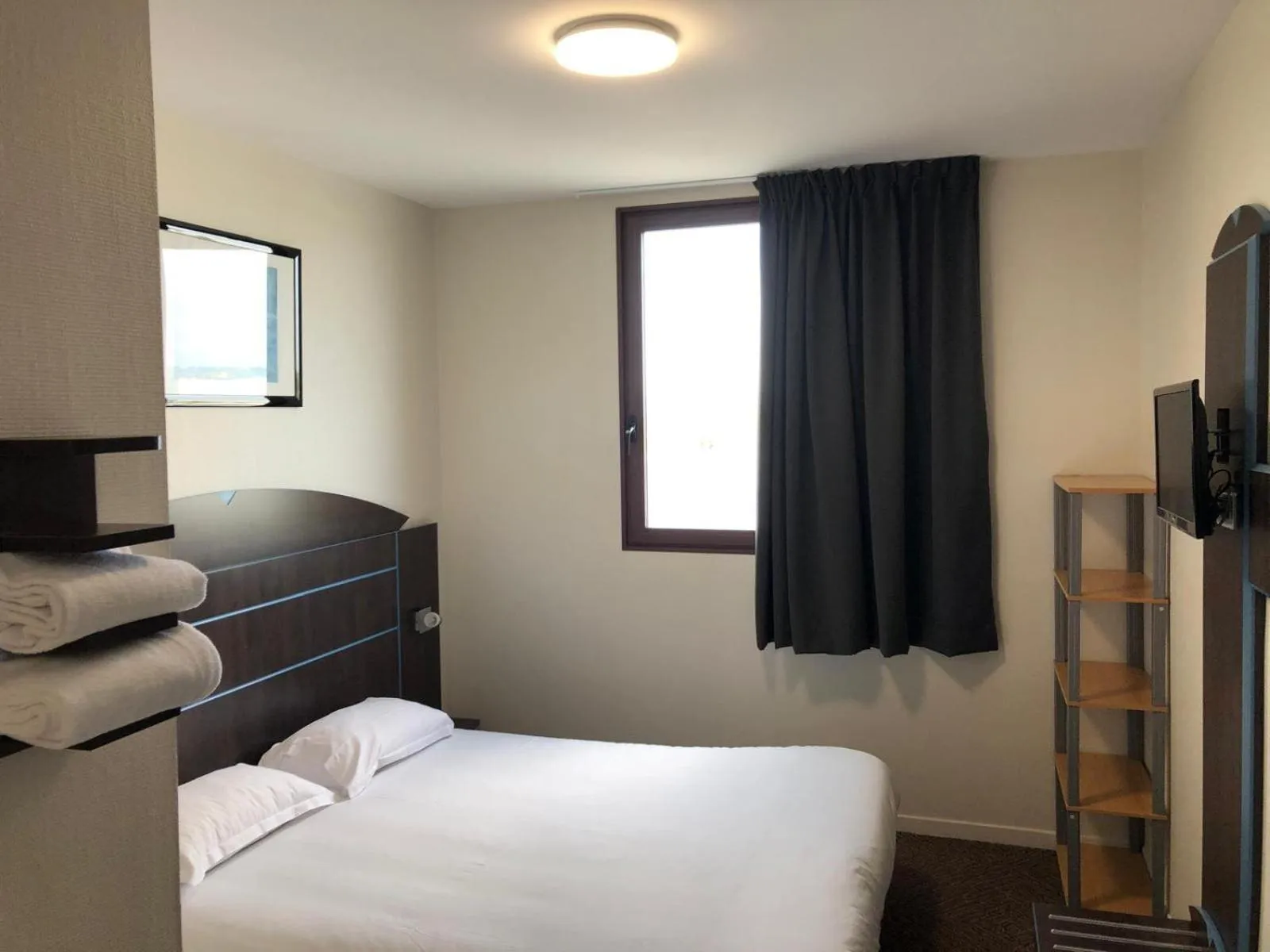 Bed in Hôtel Akena City Albi Gaillac